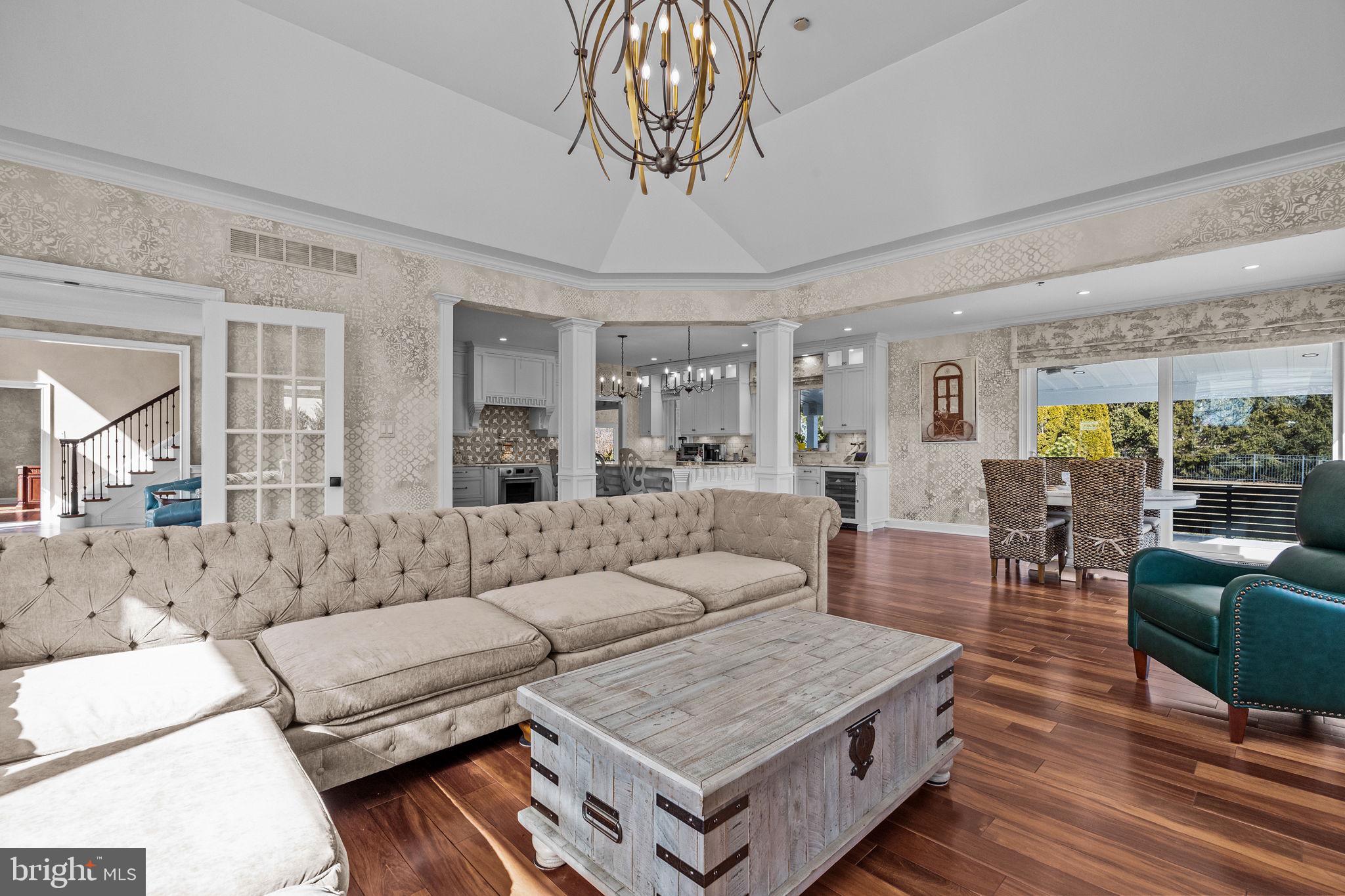 WHITE GATE - Residential