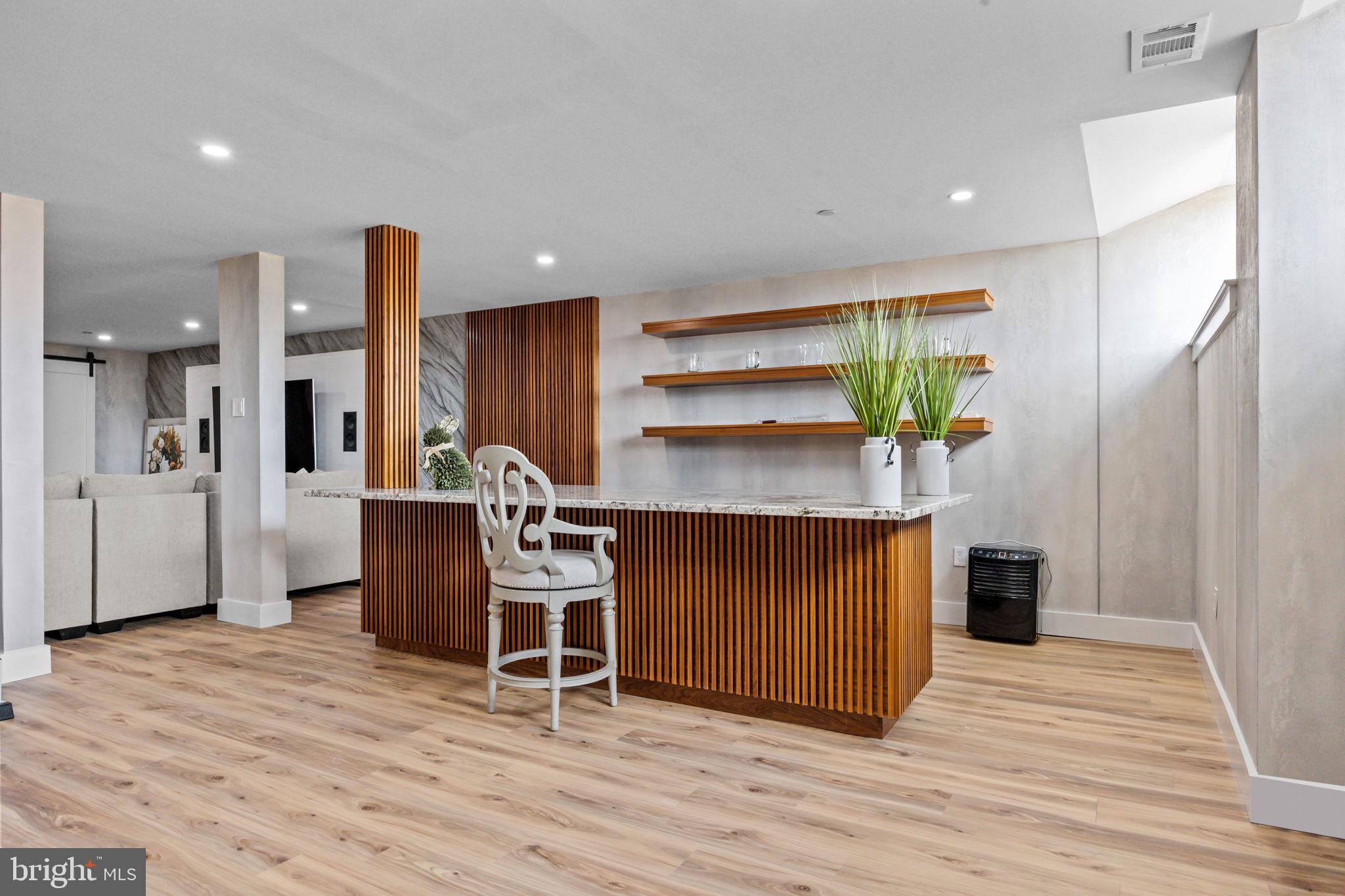 WHITE GATE - Residential