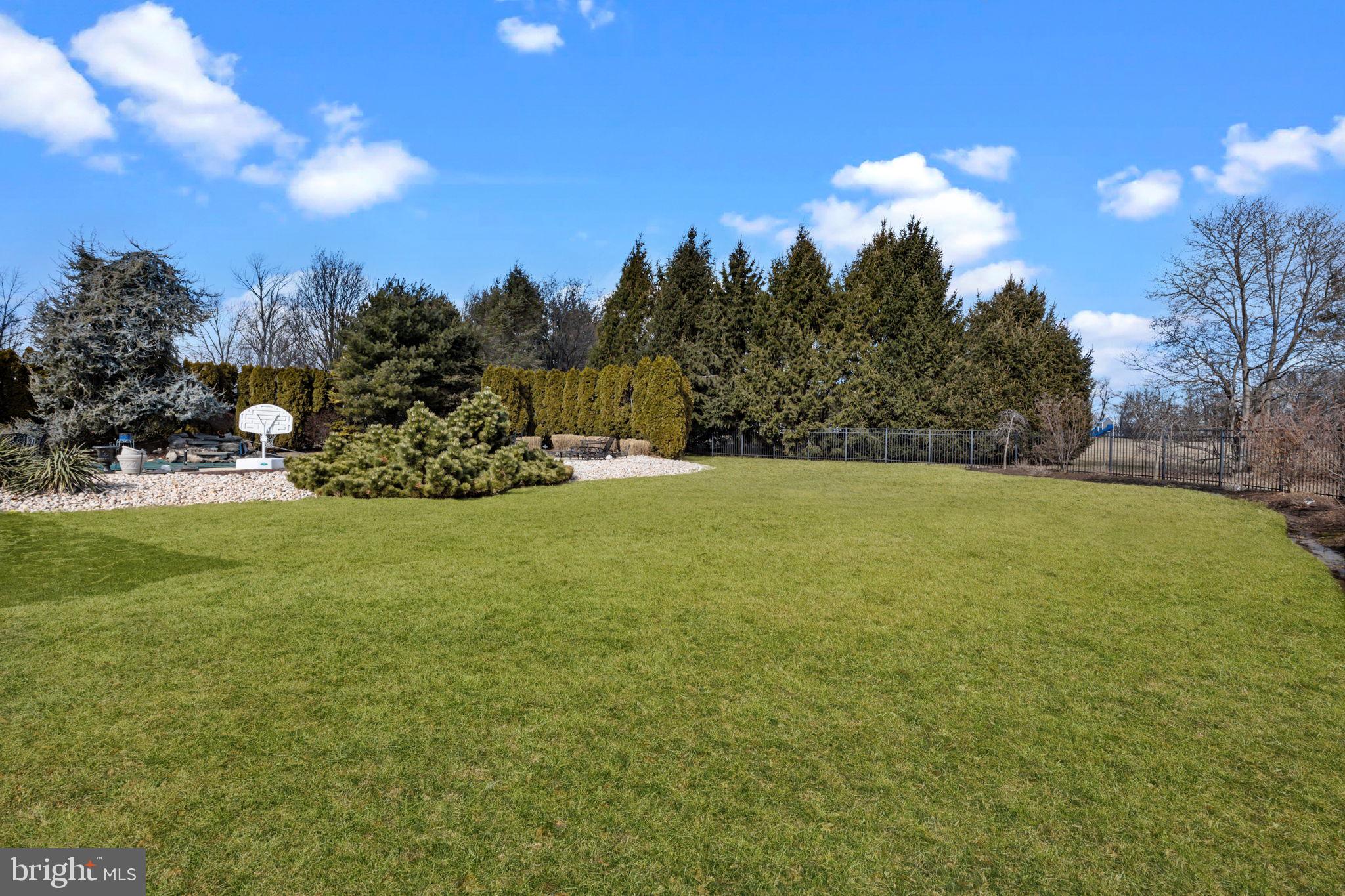 WHITE GATE - Residential