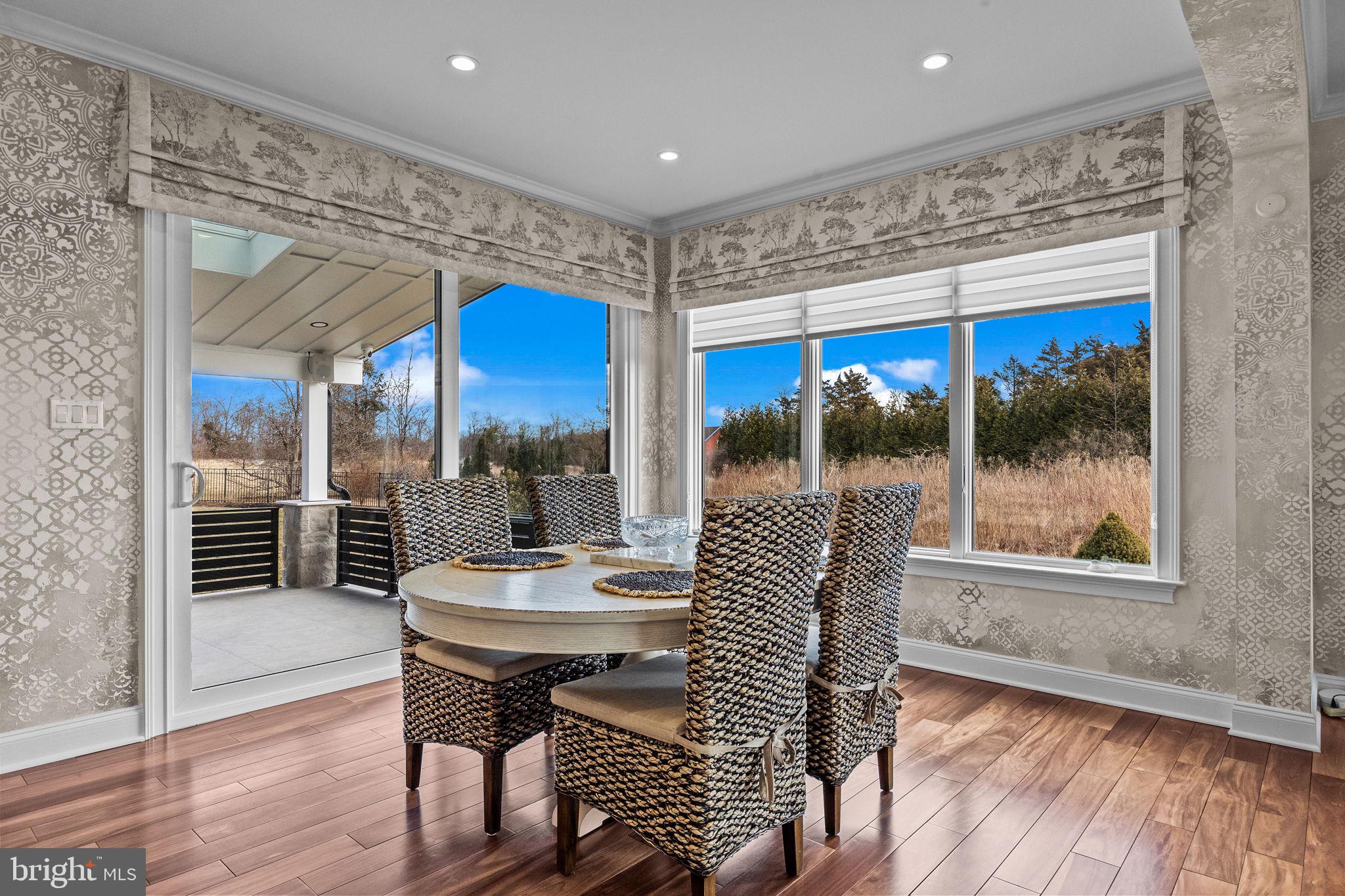 WHITE GATE - Residential