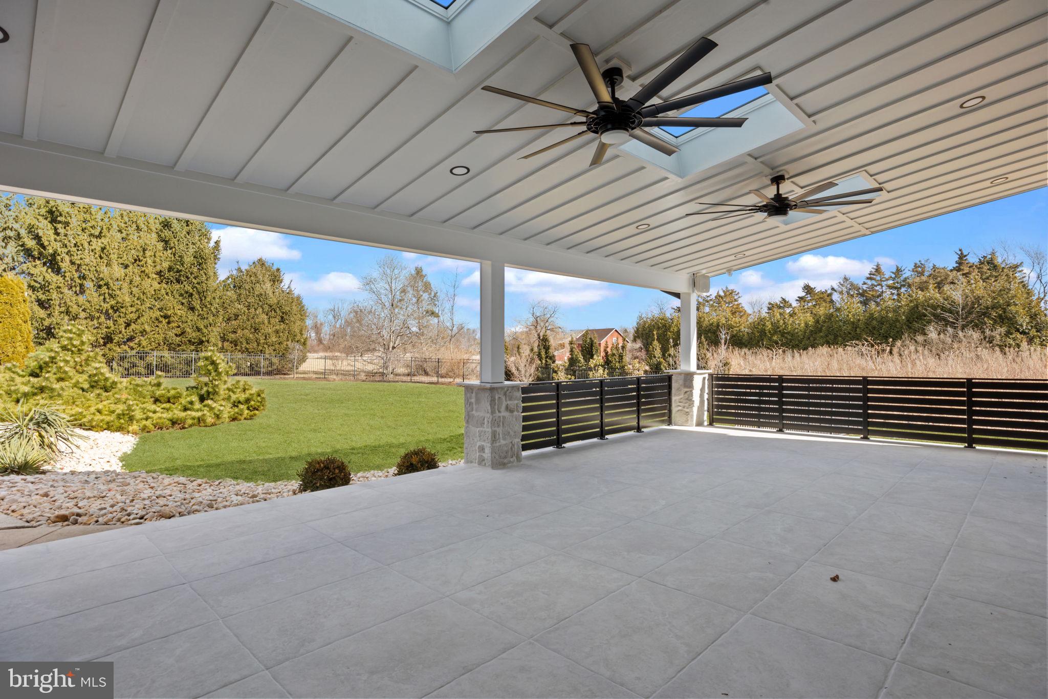 WHITE GATE - Residential