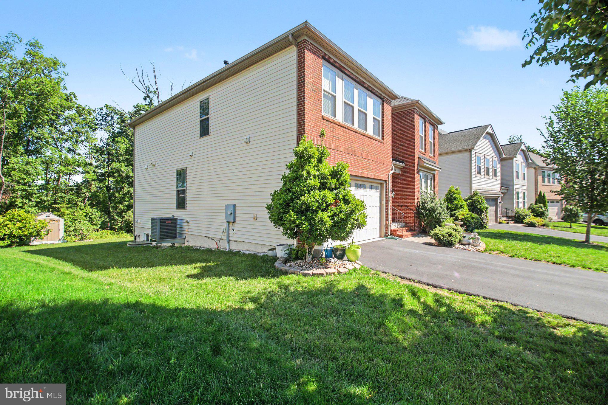 EASTVIEW AT STONE RIDGE - Residential