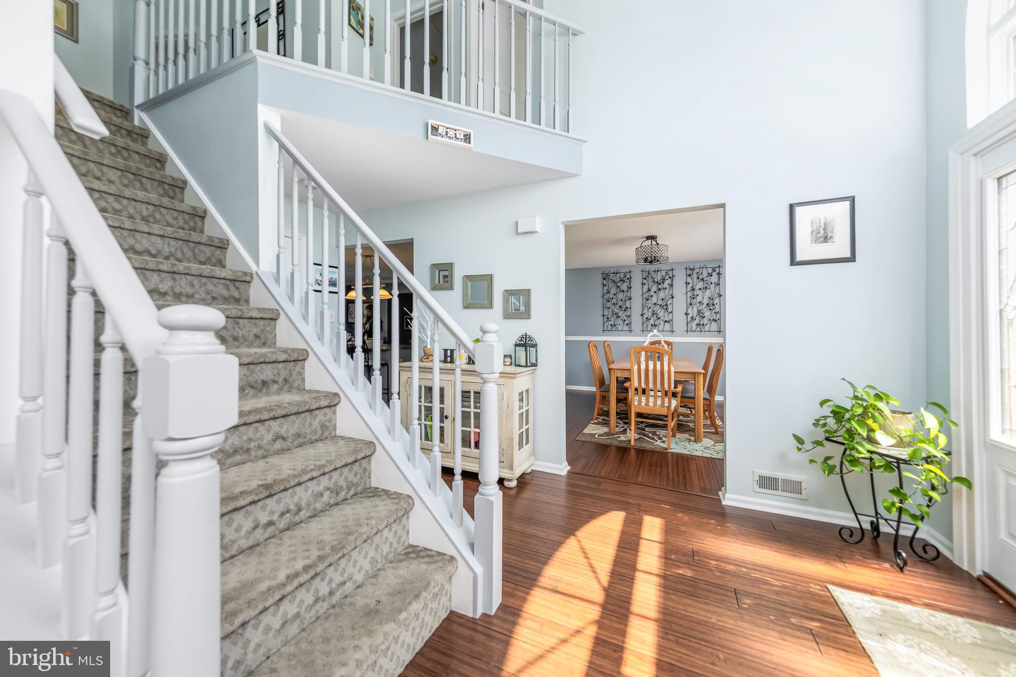 2 KENSINGTON COURT