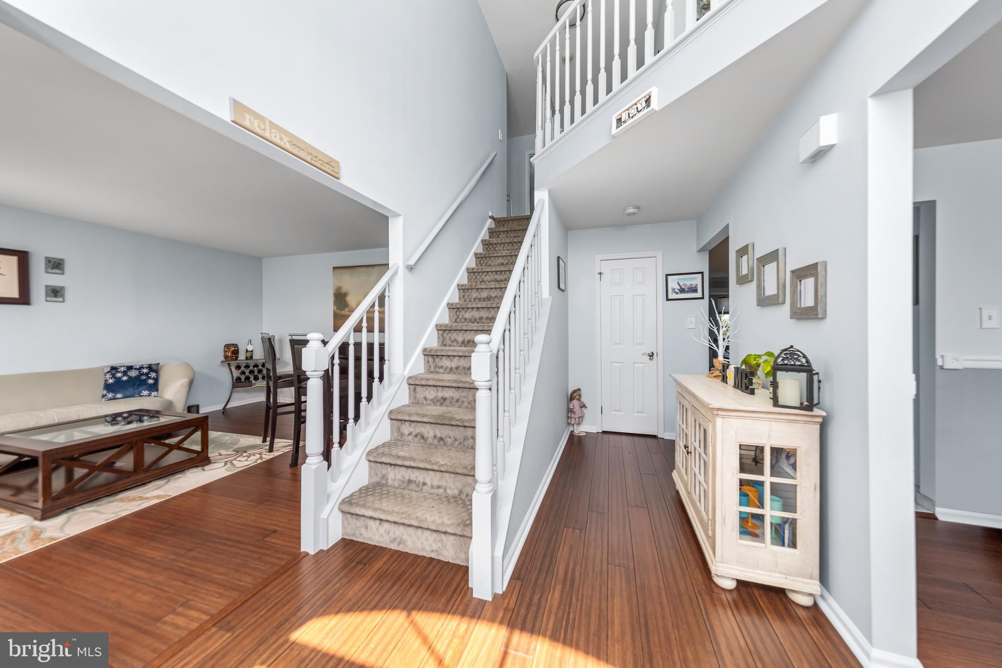 2 KENSINGTON COURT