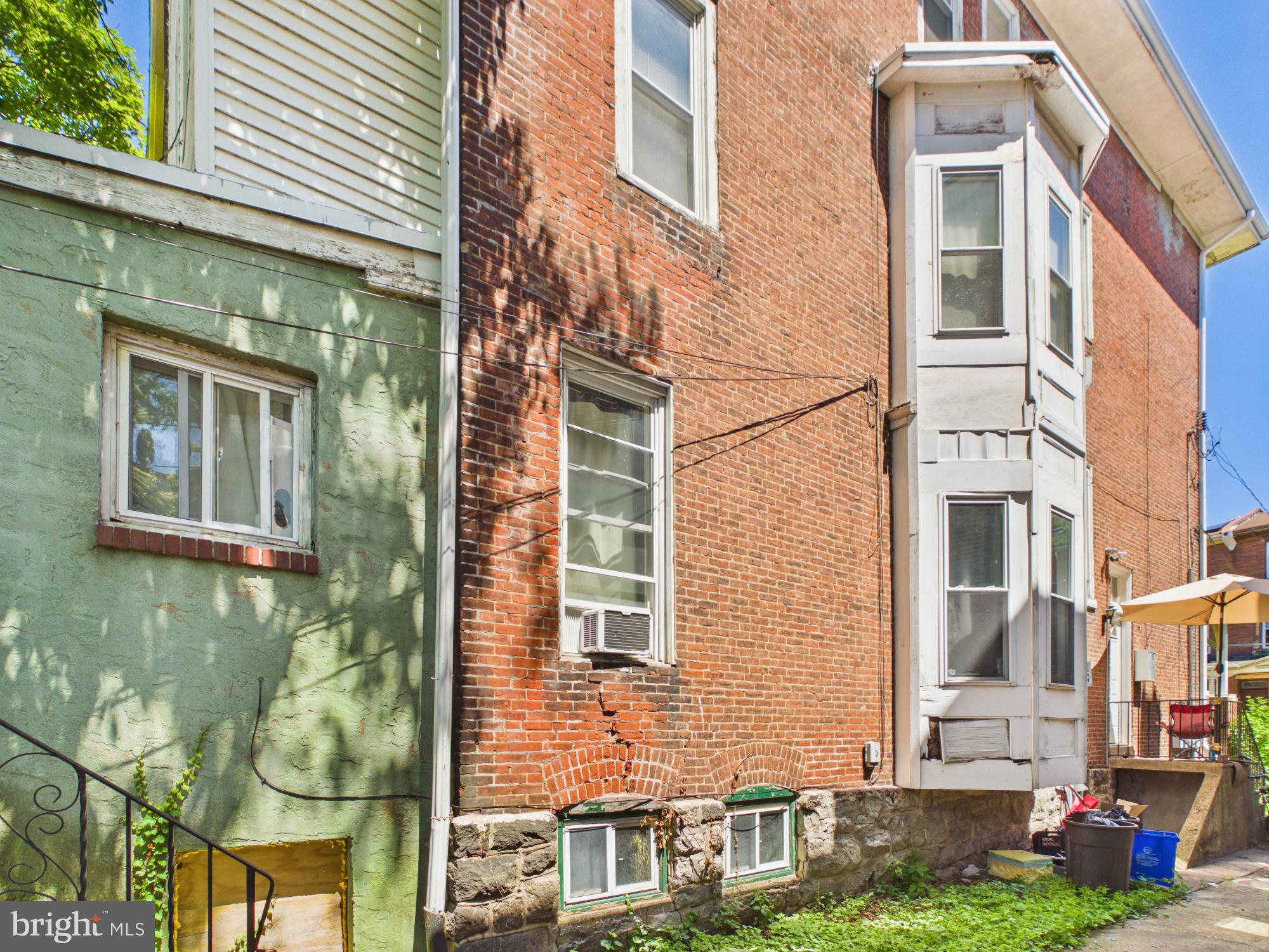 824 S ST BERNARD STREET