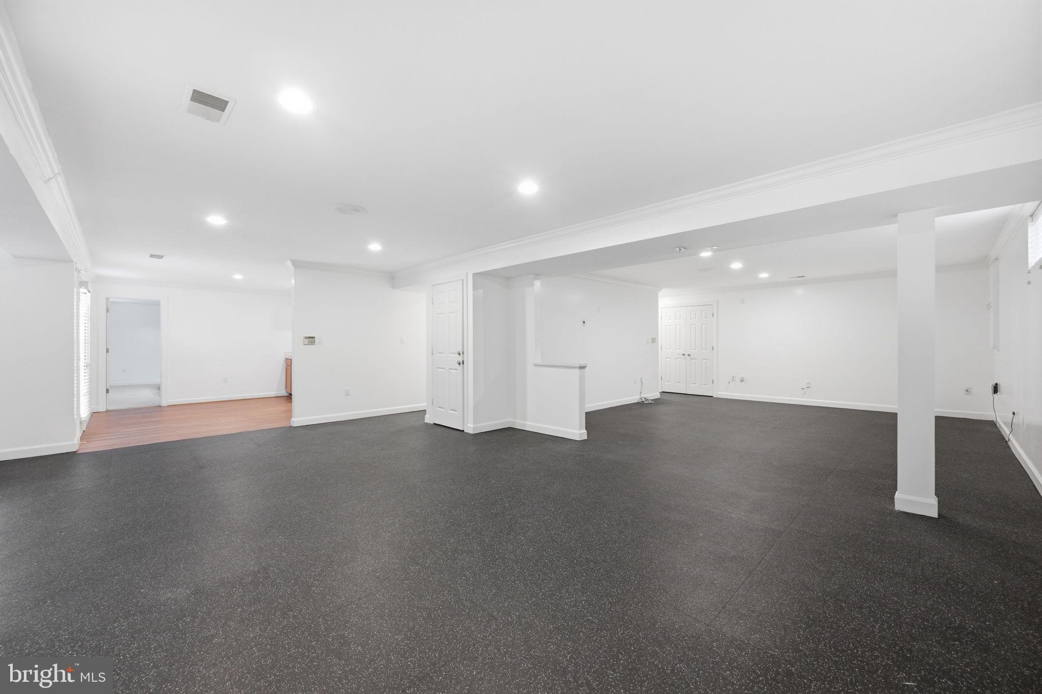 JAMES CREEK - Residential