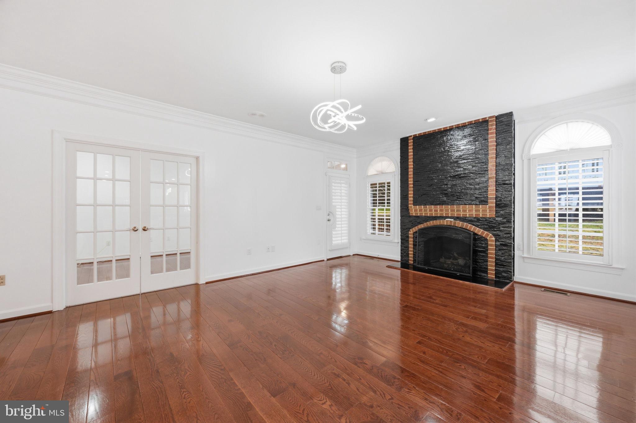 JAMES CREEK - Residential