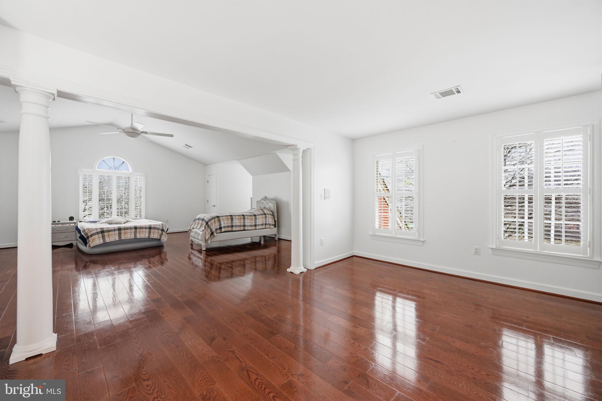 JAMES CREEK - Residential