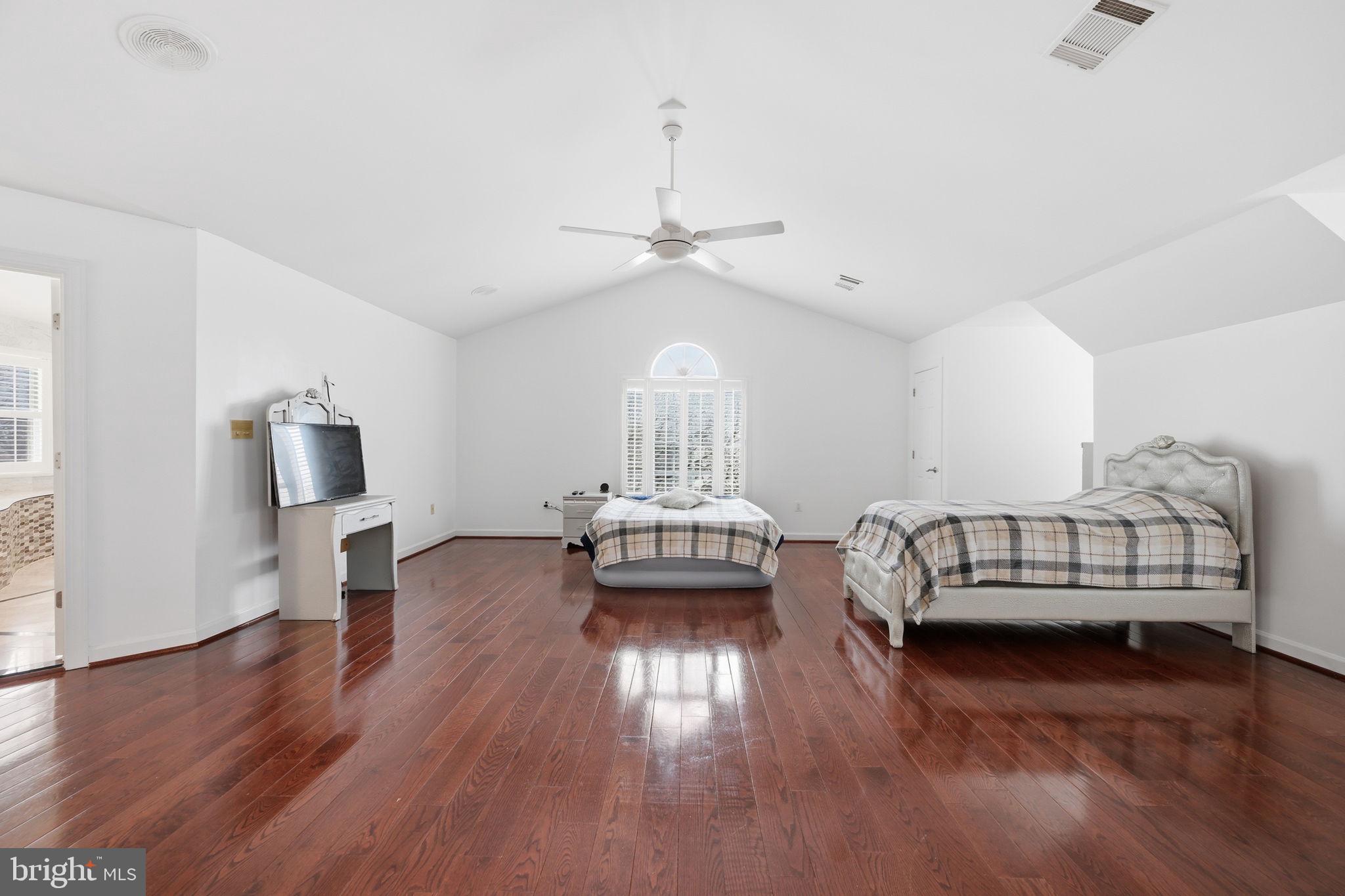 JAMES CREEK - Residential