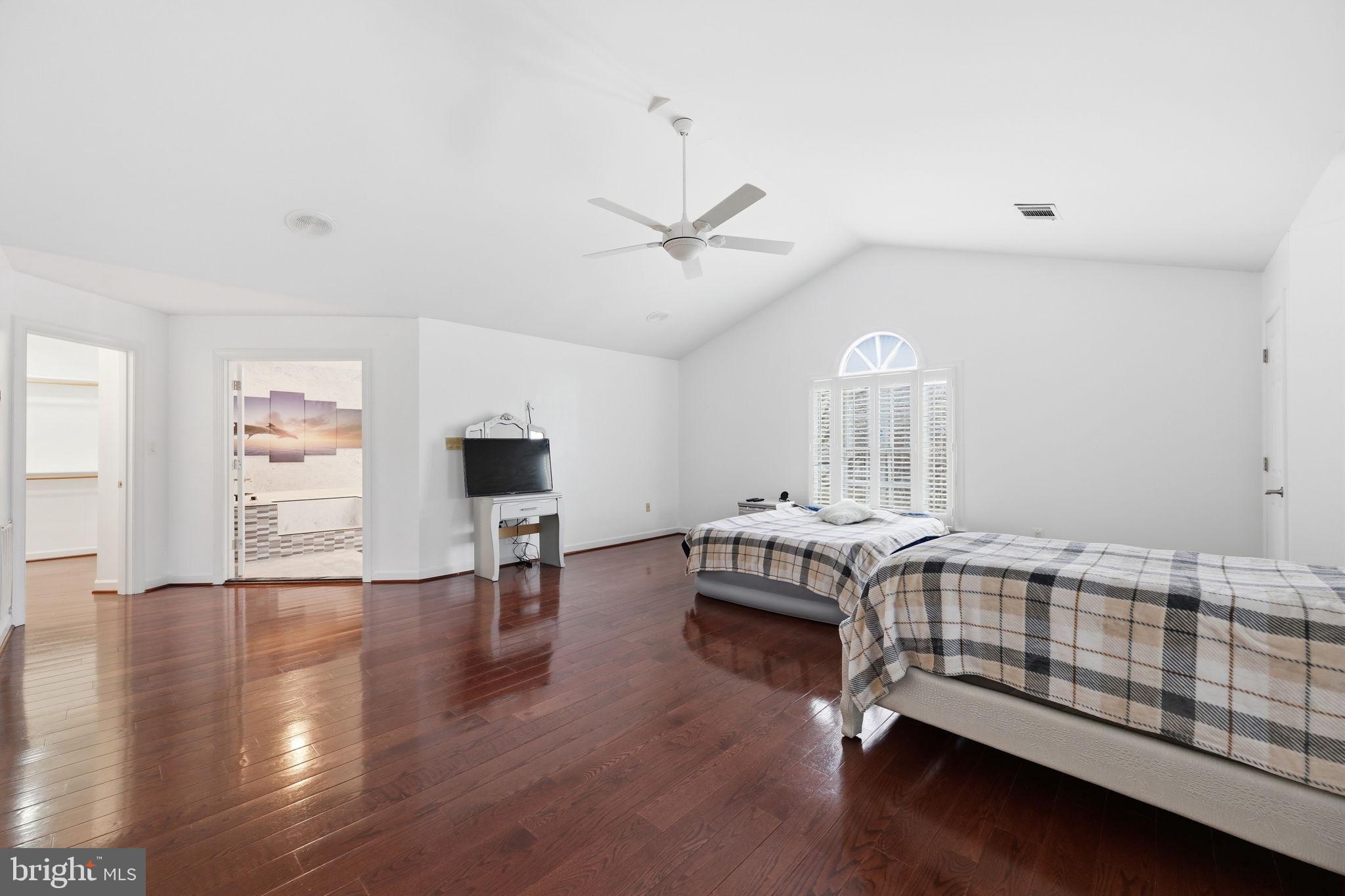 JAMES CREEK - Residential