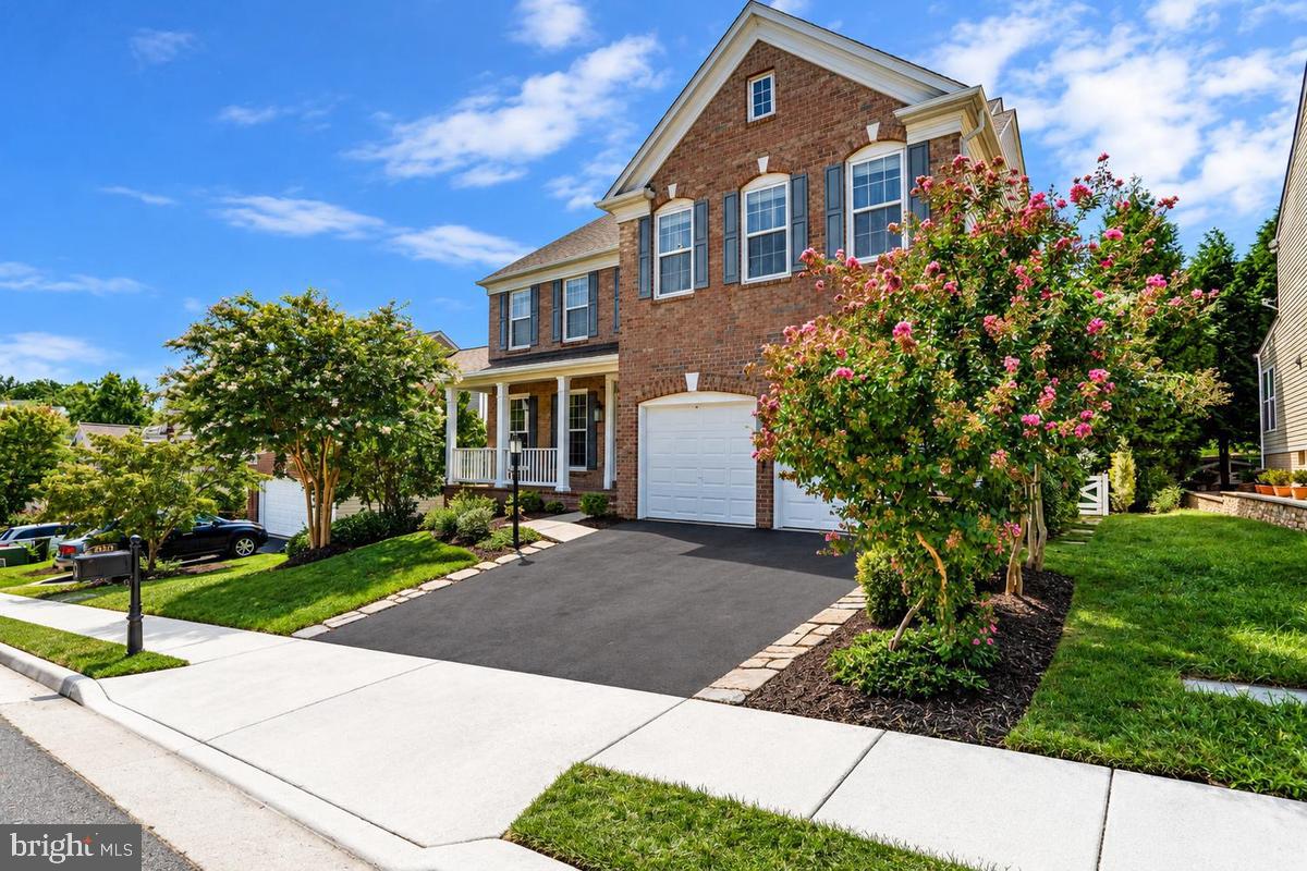 8185 PAPER BIRCH DRIVE