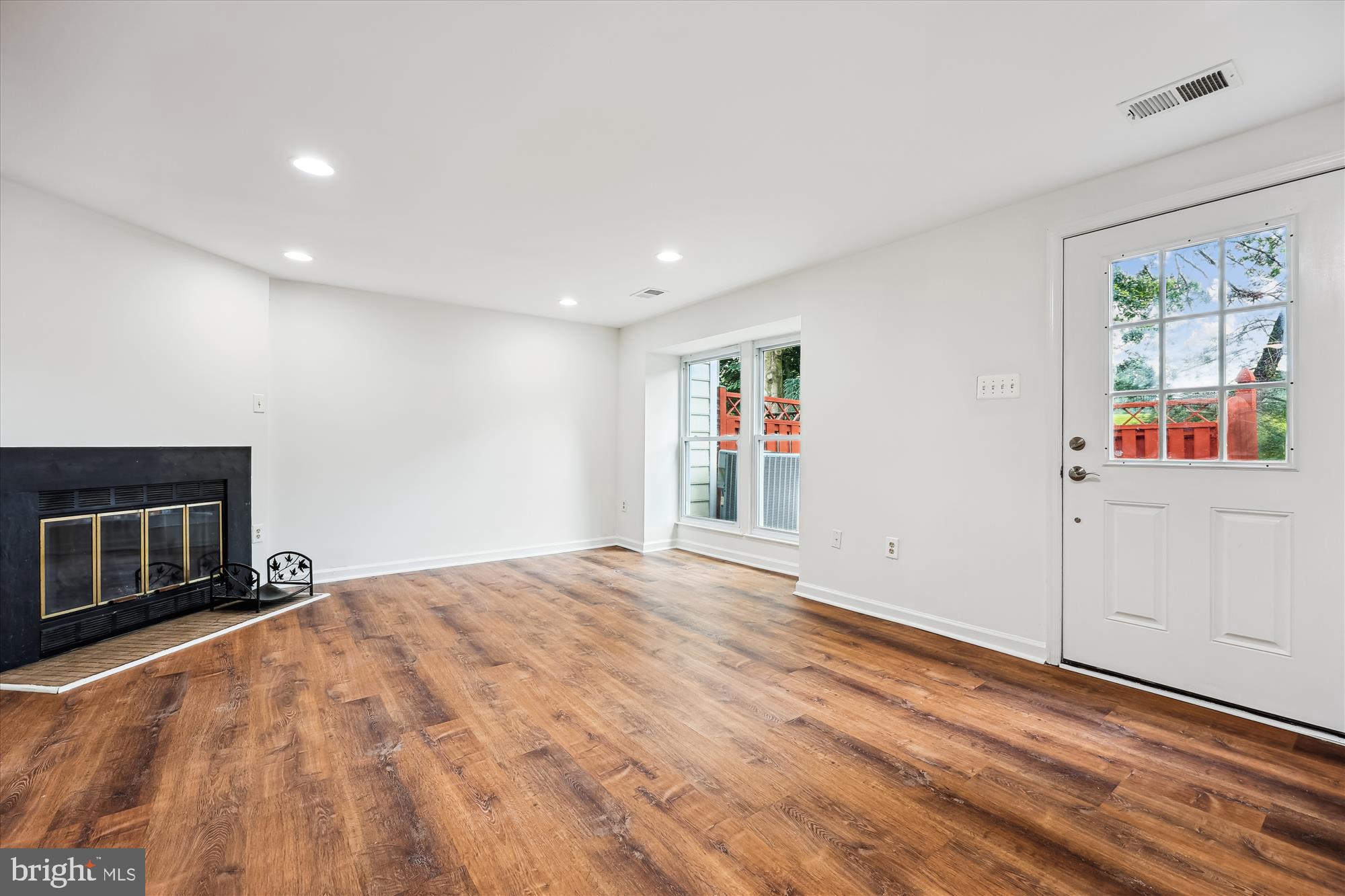 WATERS LANDING - Residential