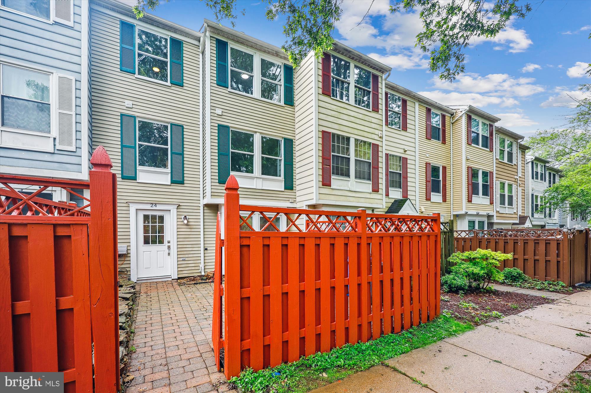 WATERS LANDING - Residential