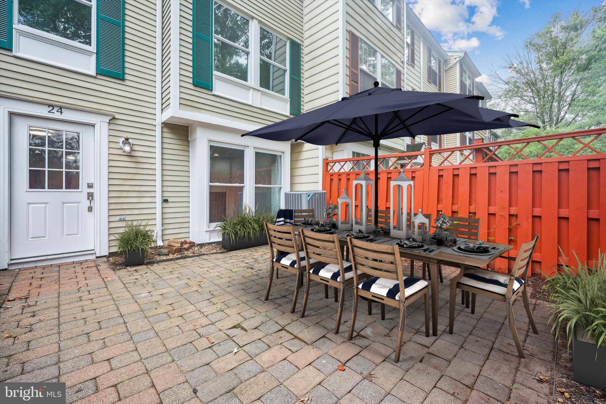 24 WHITECHURCH COURT