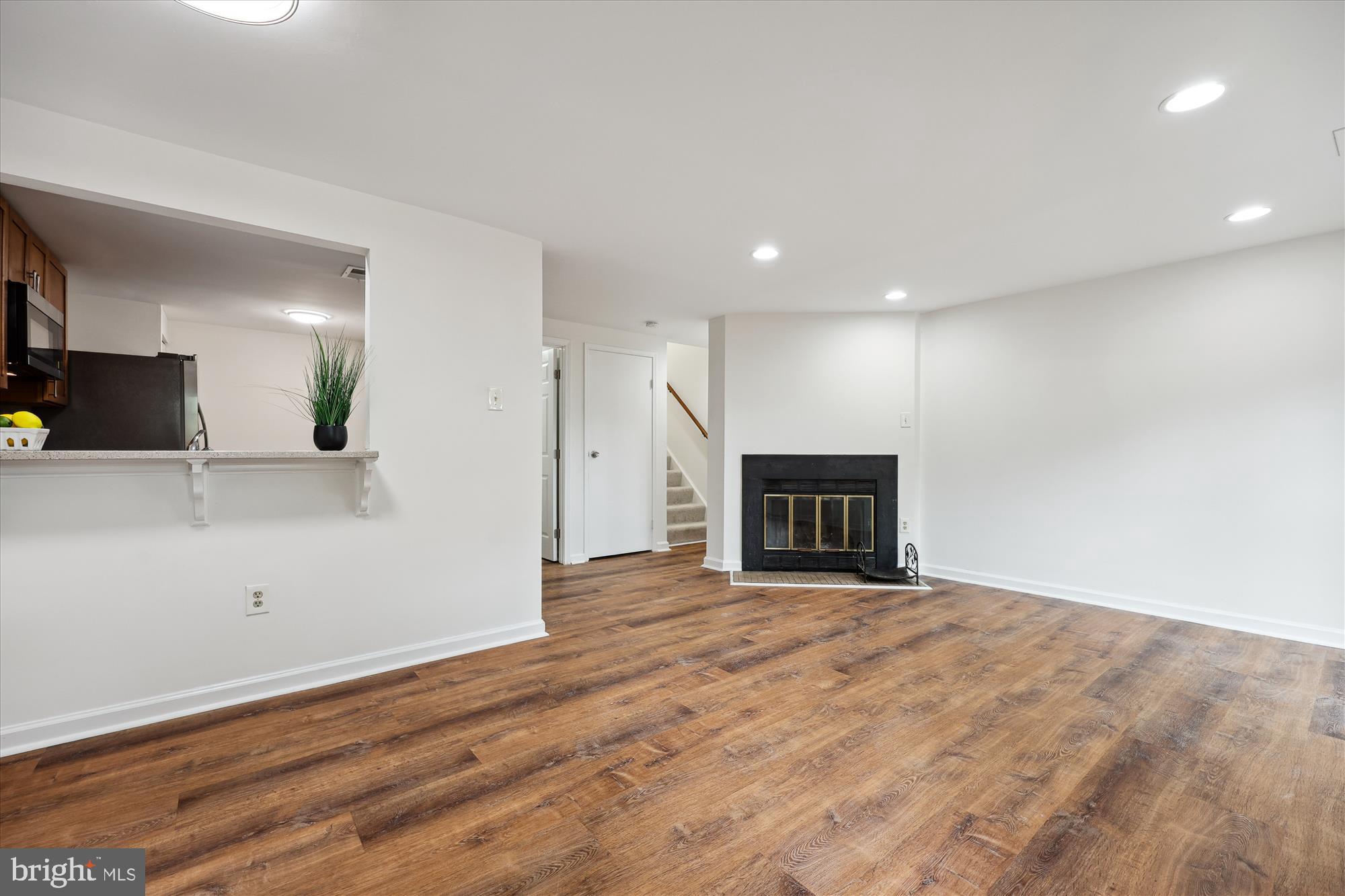 WATERS LANDING - Residential