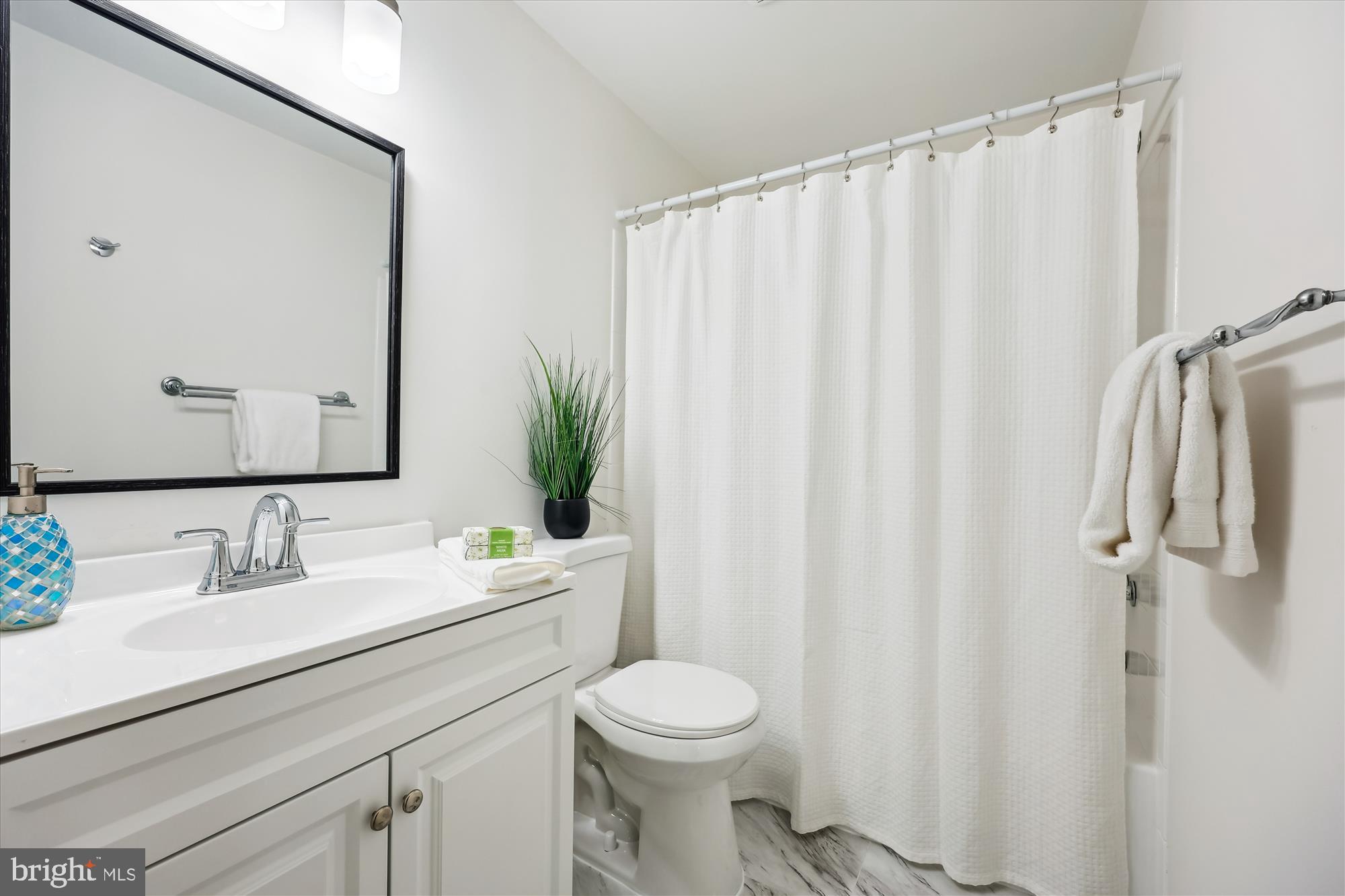 WATERS LANDING - Residential