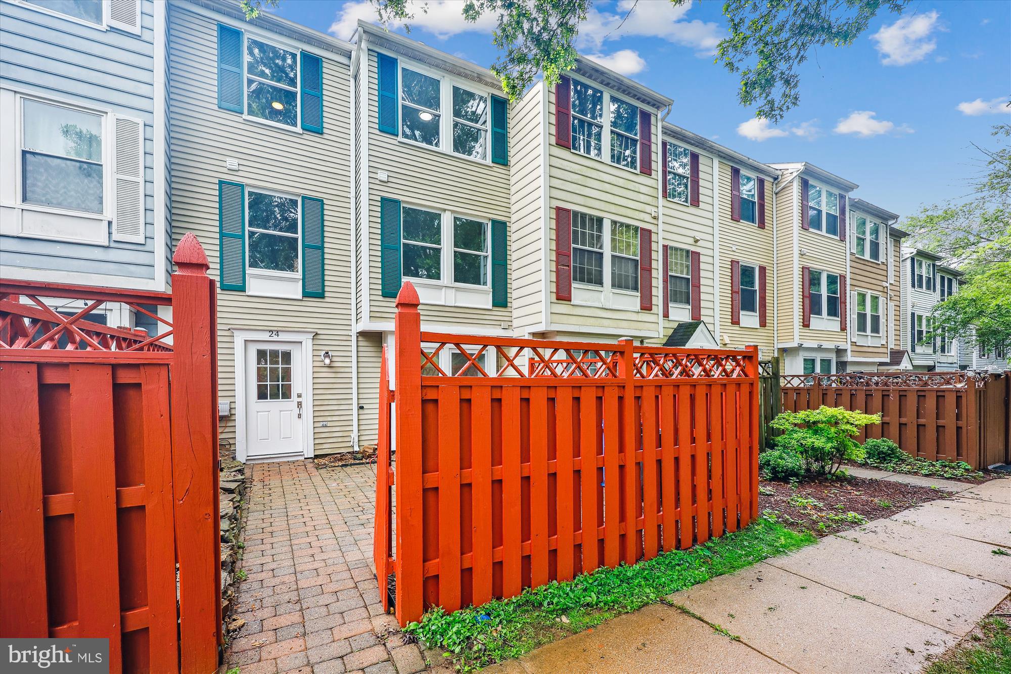 WATERS LANDING - Residential