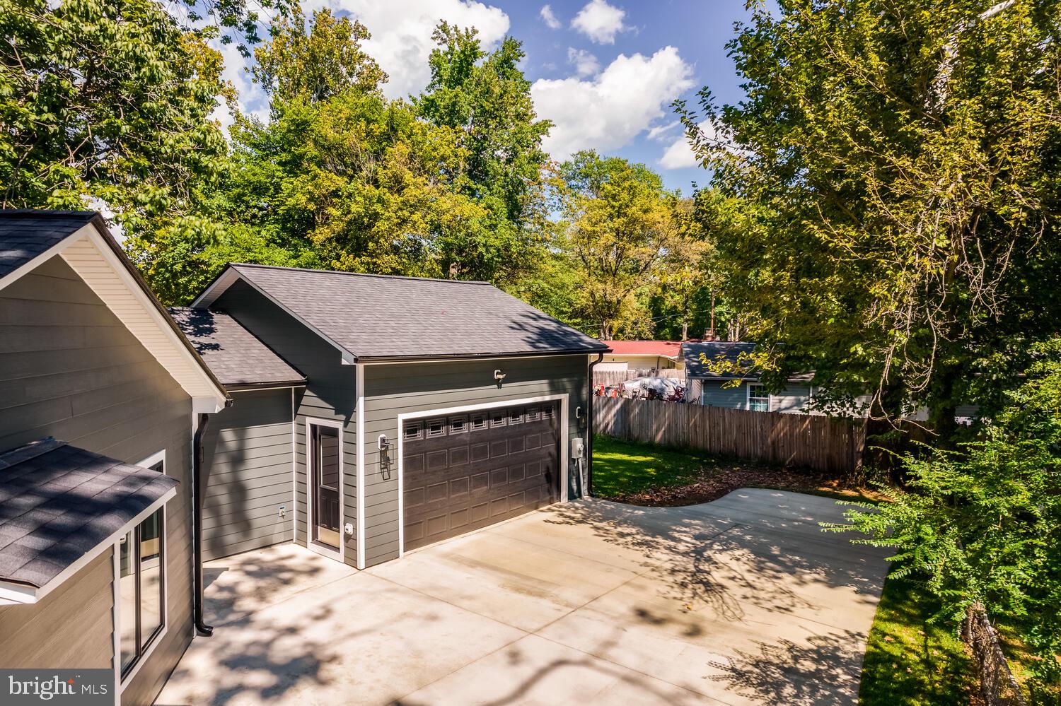 BELMONT - Residential