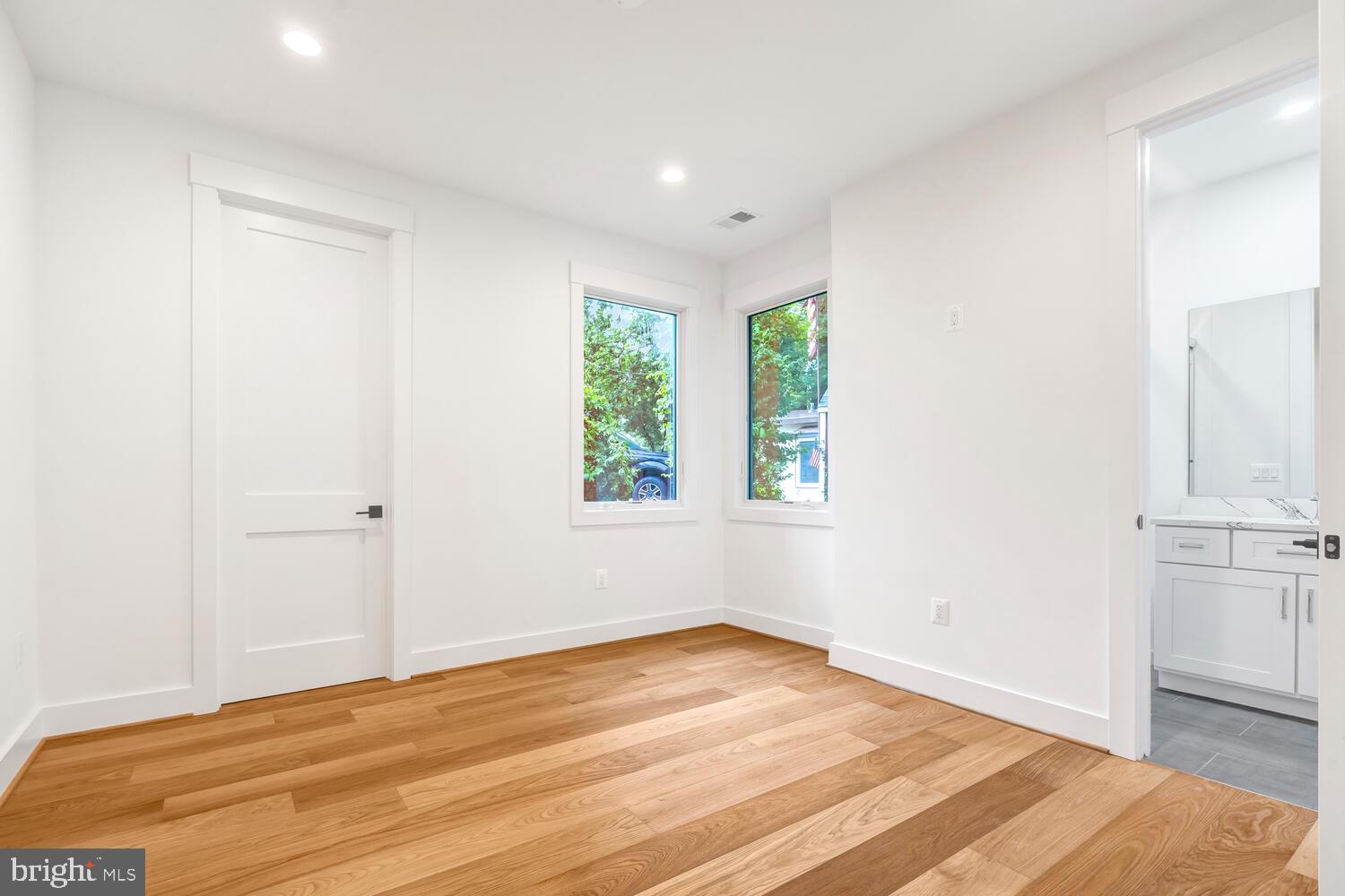 BELMONT - Residential