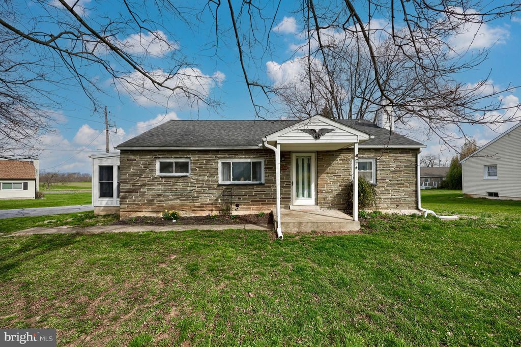 Photo of 4427 Chinchilla Avenue, Mount Joy, PA 17552 (MLS # PALA2048428)