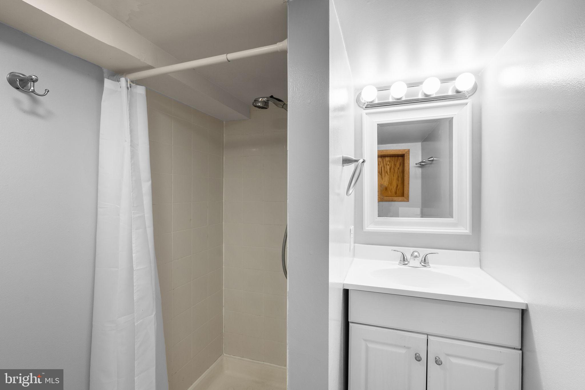 HYATTSVILLE HILLS - Residential