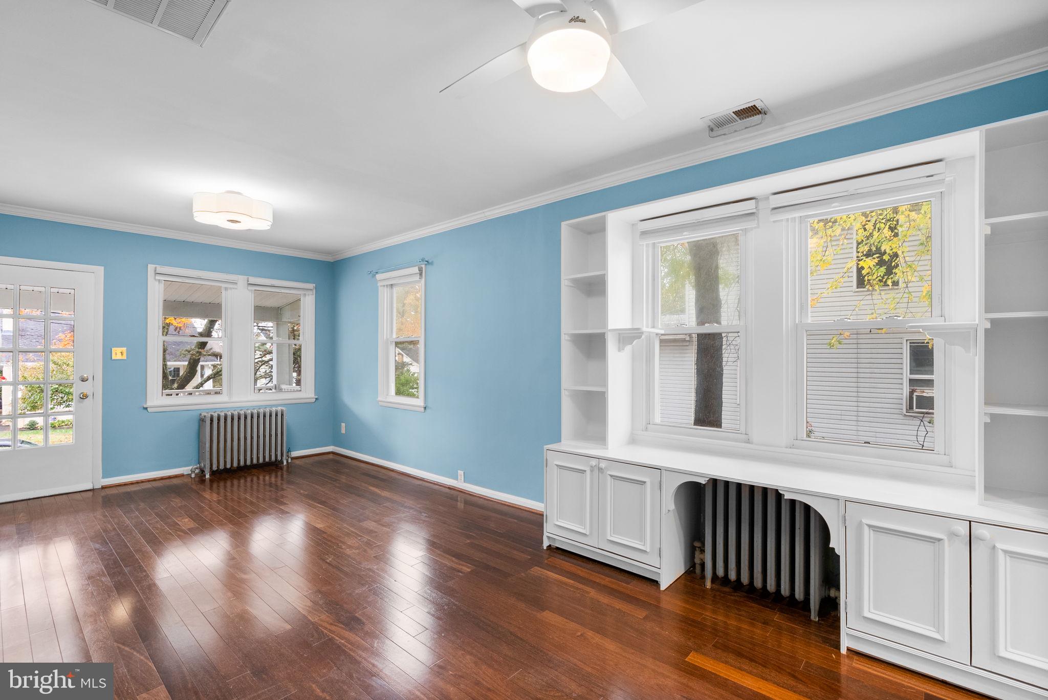 HYATTSVILLE HILLS - Residential