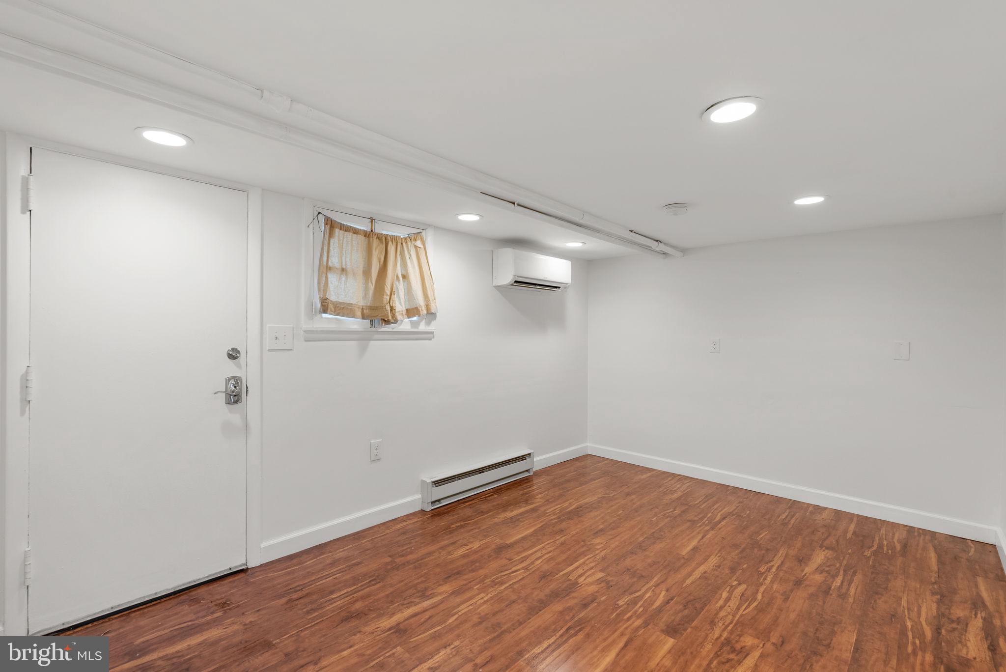 HYATTSVILLE HILLS - Residential