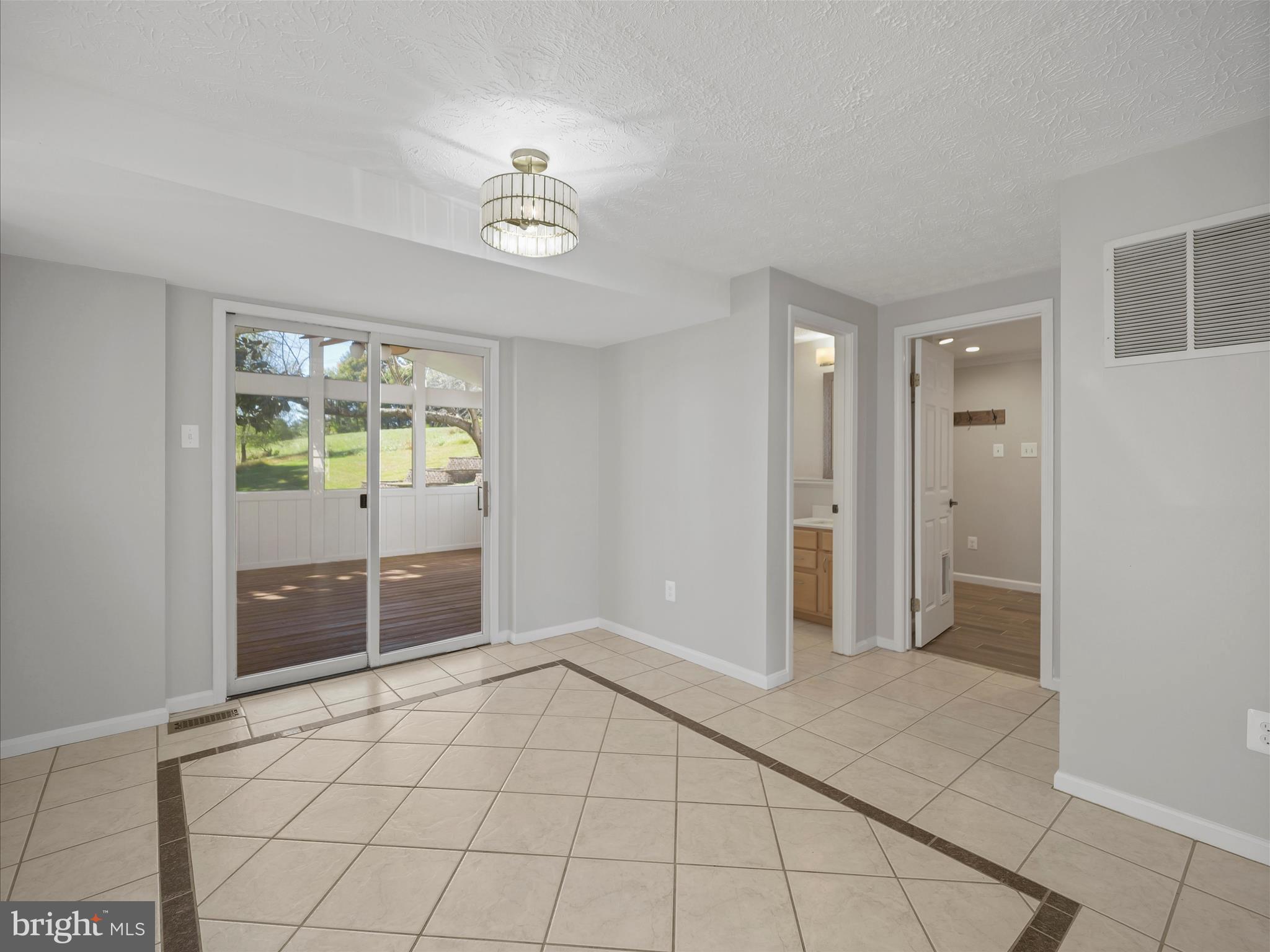 MOUNT HEBRON - Residential