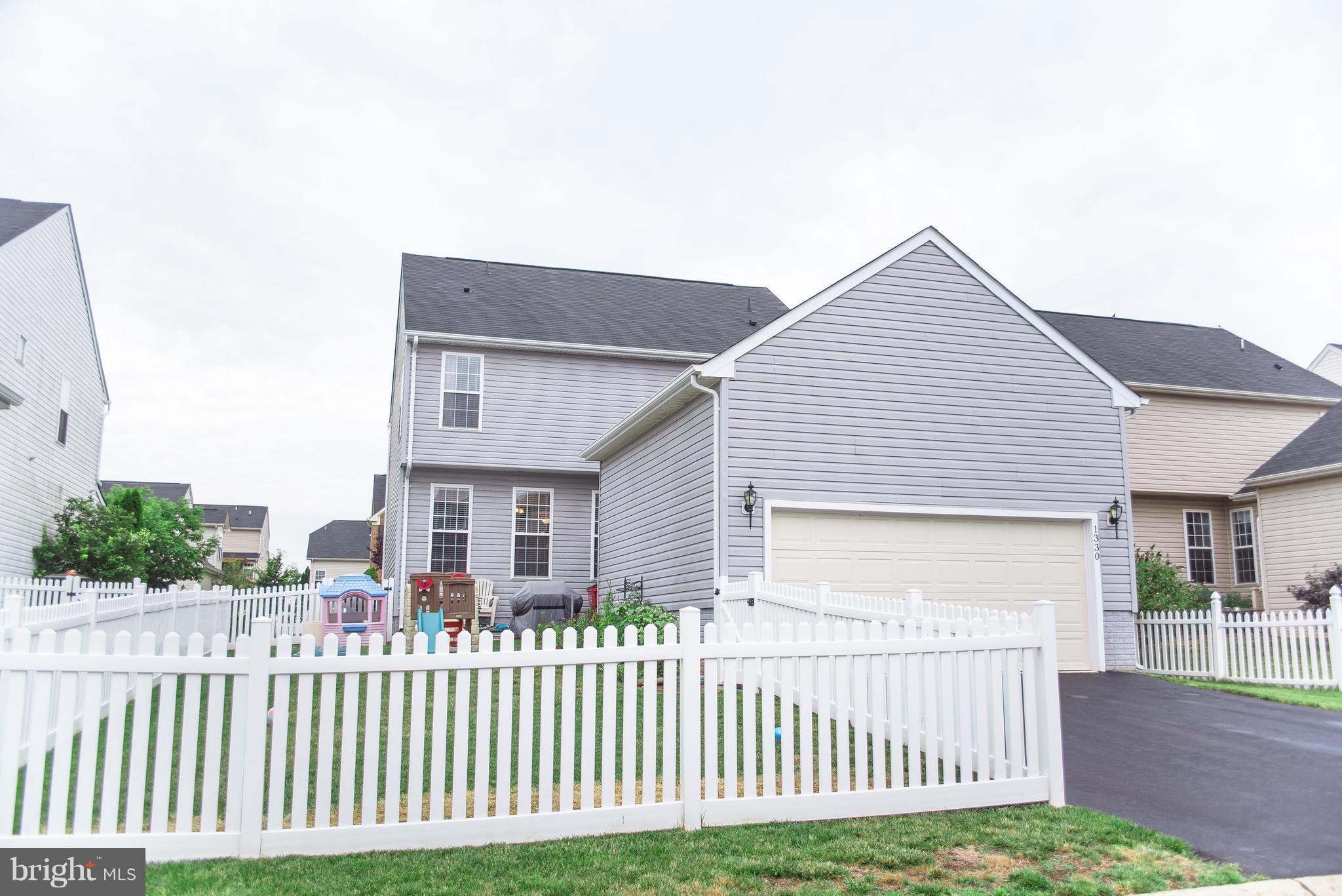 LAKELAND PLACE - Residential