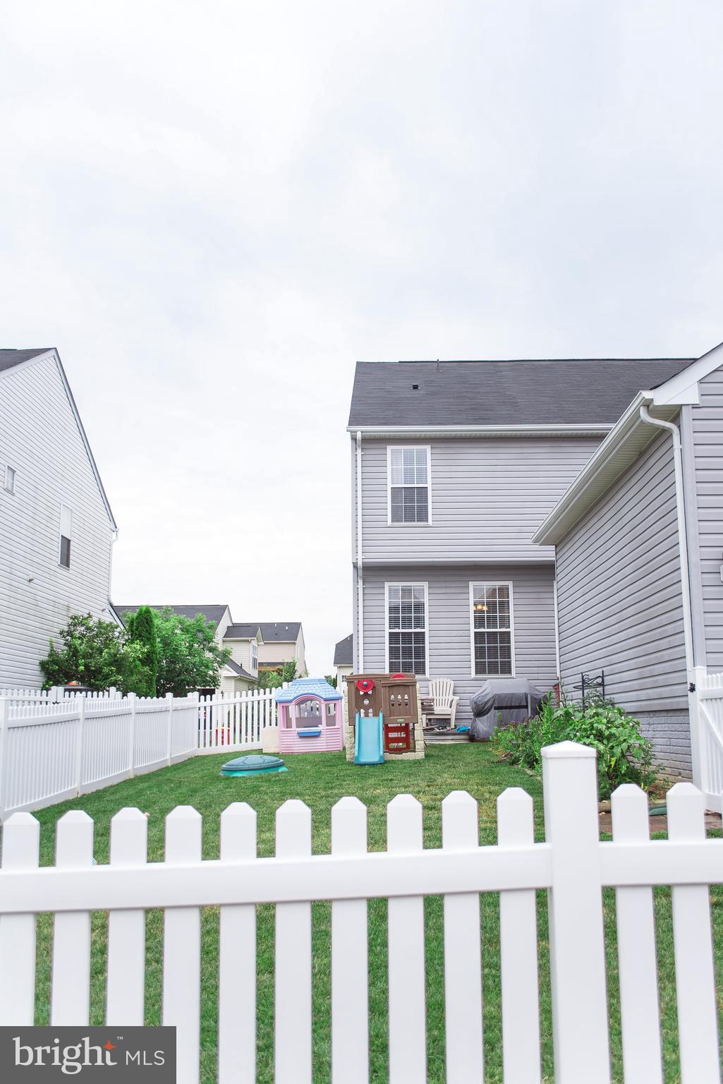 LAKELAND PLACE - Residential