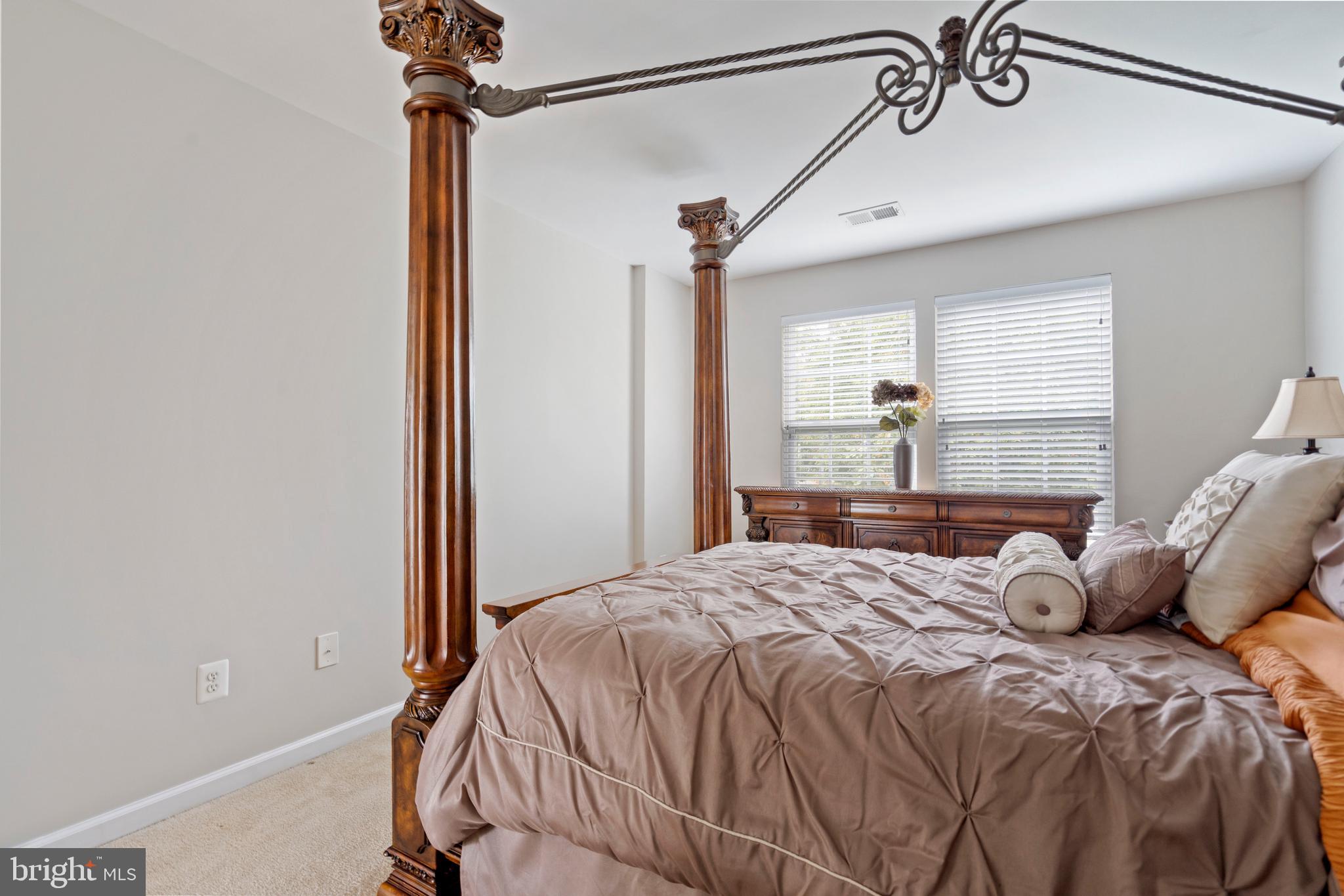 HOLLY CREEK - Residential