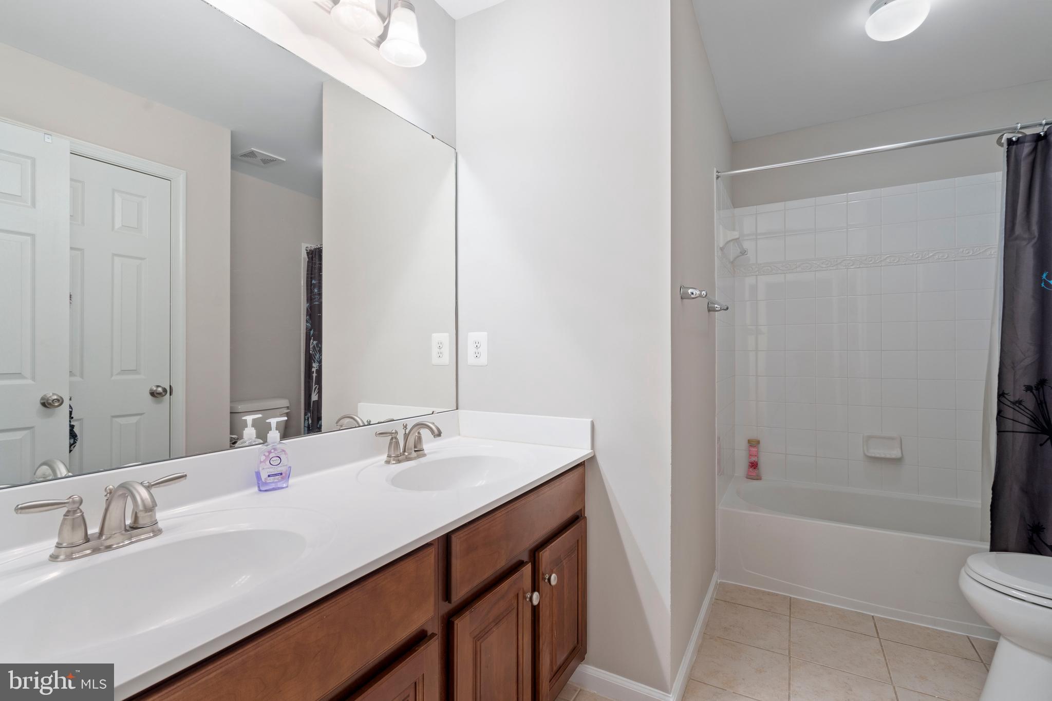 HOLLY CREEK - Residential