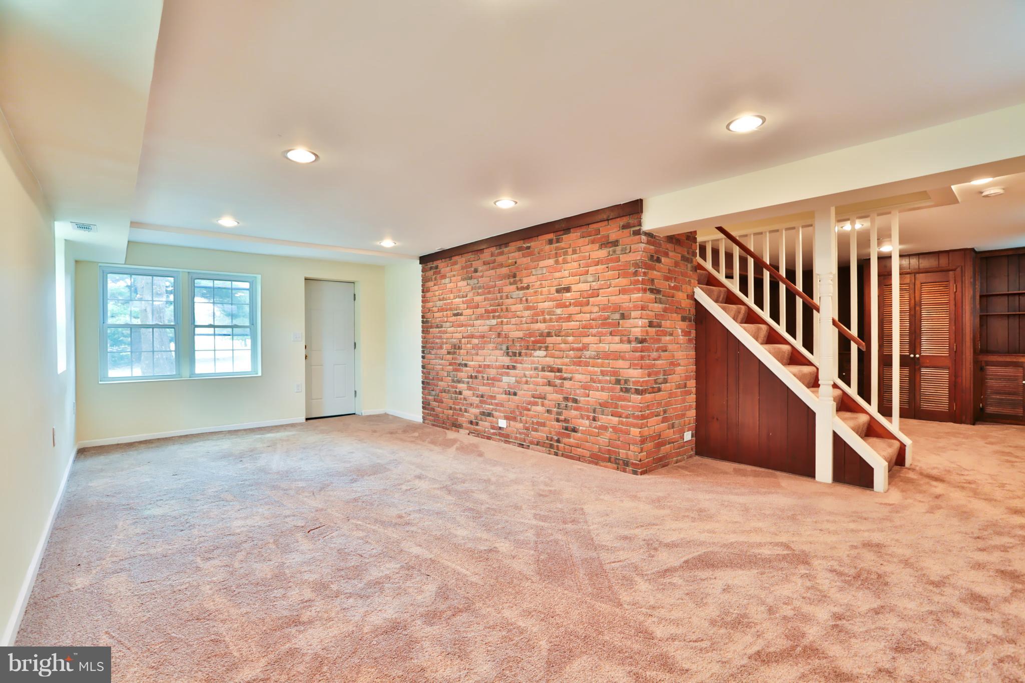 BEAVERBROOK - Residential