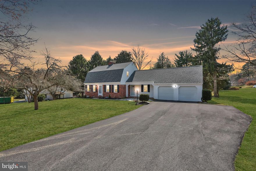 This spacious home awaits your family's touch. Just outside Centennial Lake, tucked back in serene Beaverbrook. Enjoy hardwood floors in living room and dining room, kitchen feat. granite countertops and stainless steel appliances, open to dining room, perfect for a dinner party! Fully finished basement with full bathroom, walkout to backyard, bonus room. Large private yard with deck & 2car garage