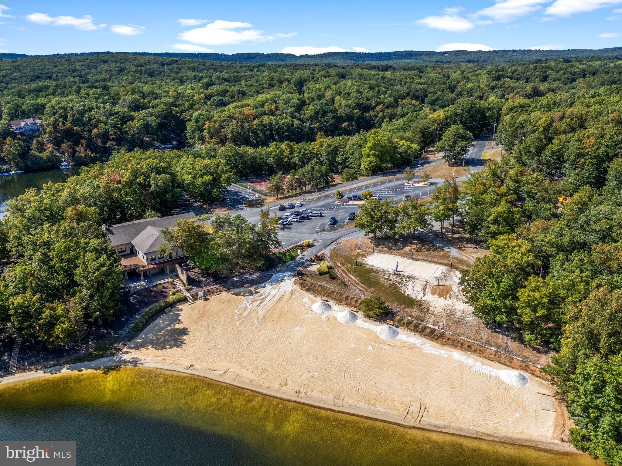 LAKE HOLIDAY ESTATES - Residential