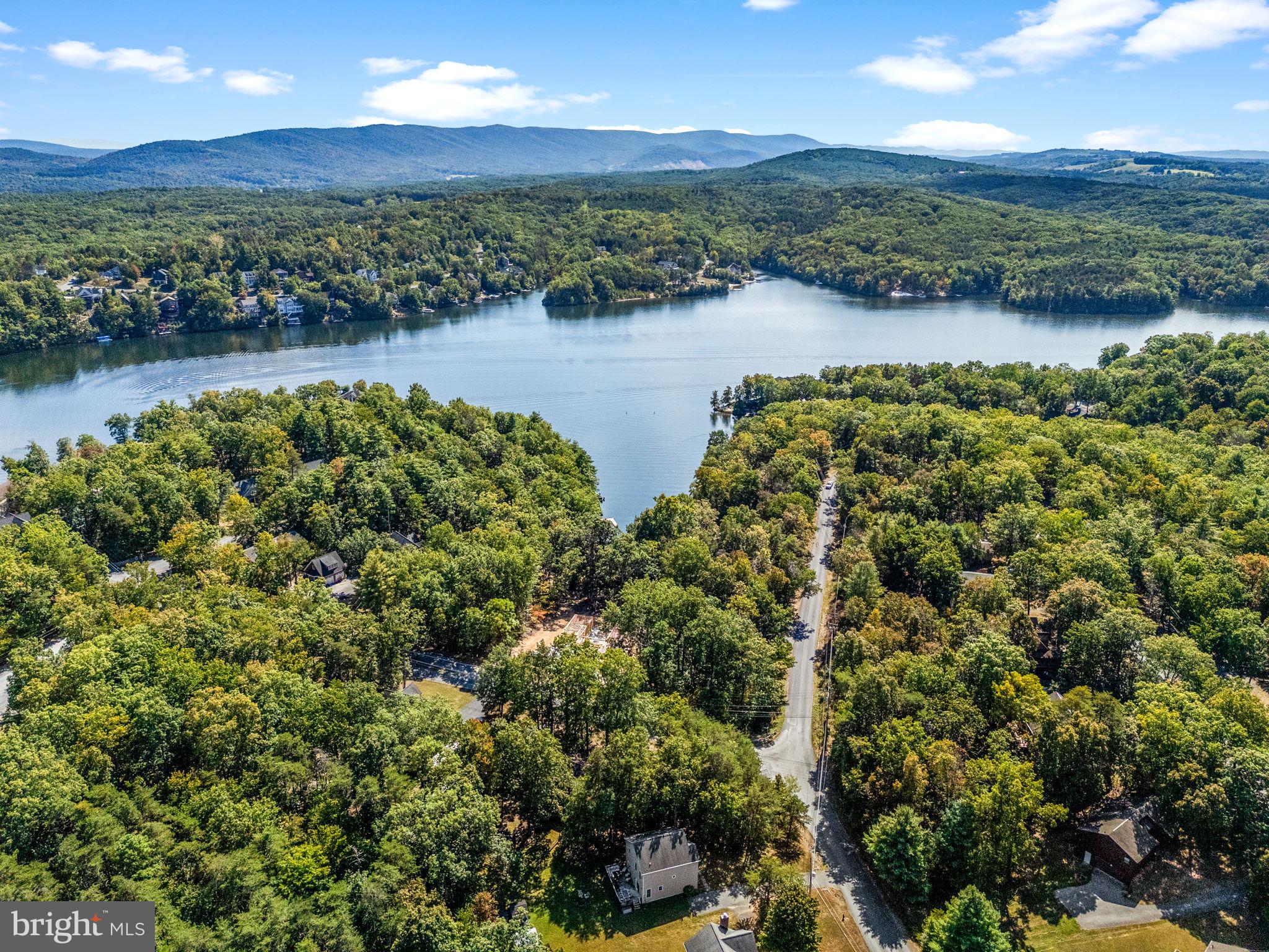 LAKE HOLIDAY ESTATES - Residential