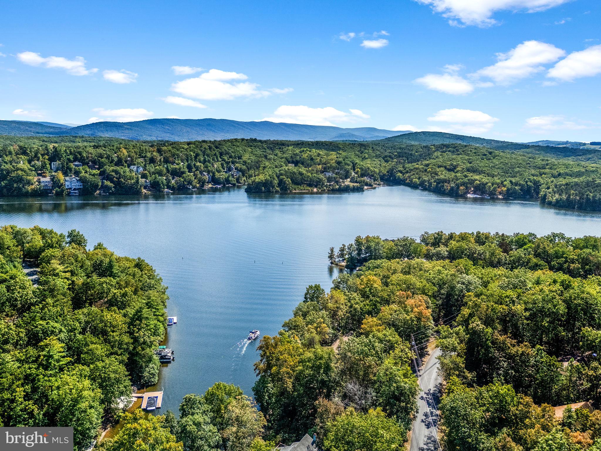 LAKE HOLIDAY ESTATES - Residential