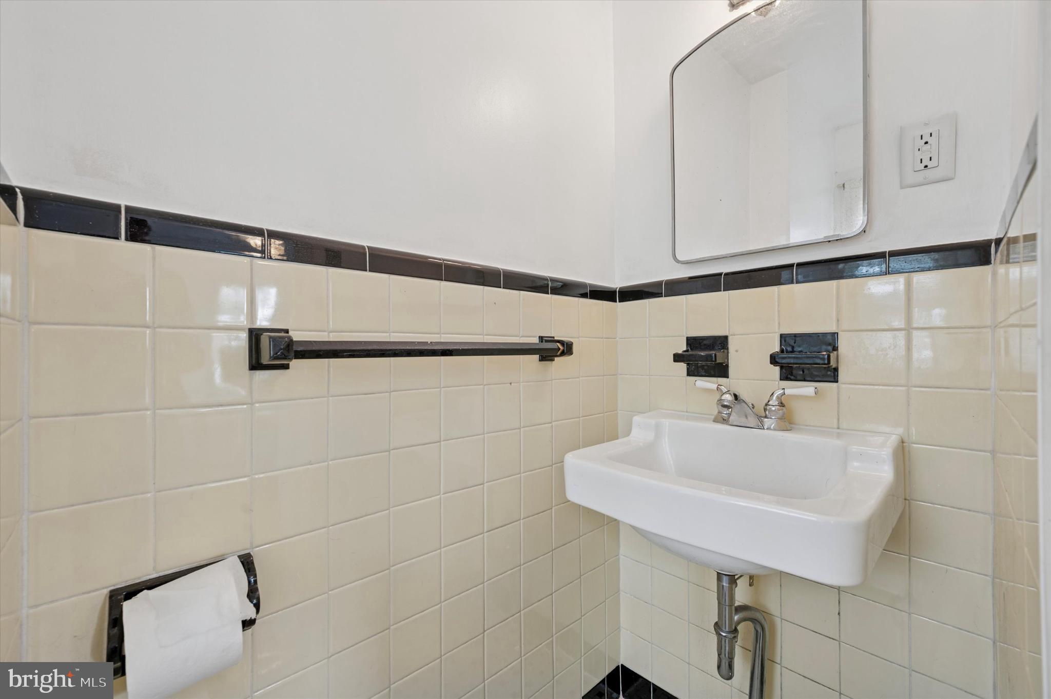 HOLLY HOUSE - Residential