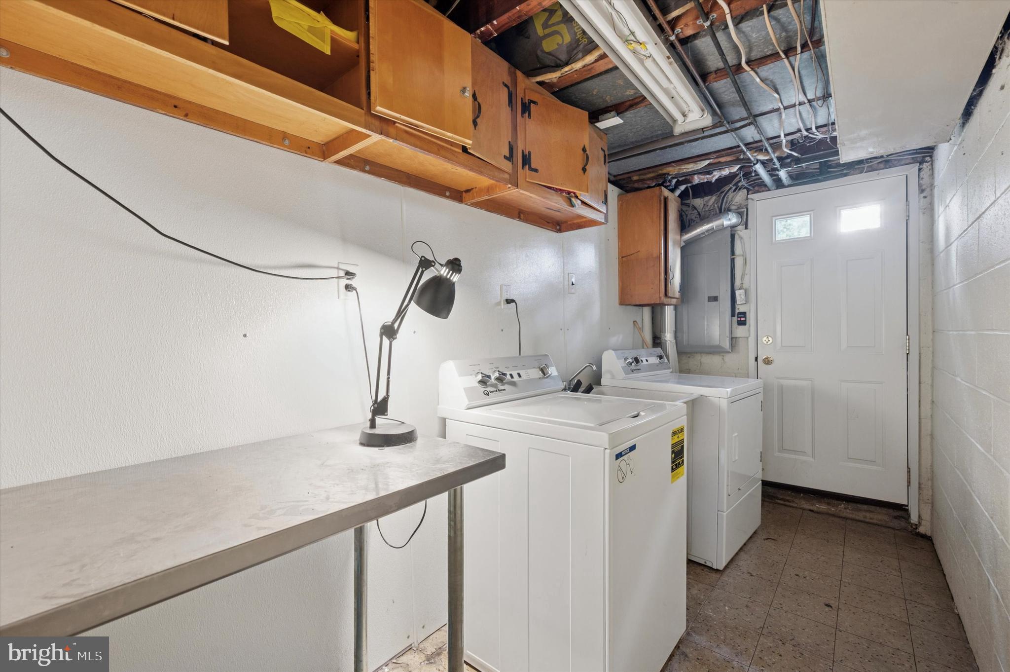 HOLLY HOUSE - Residential