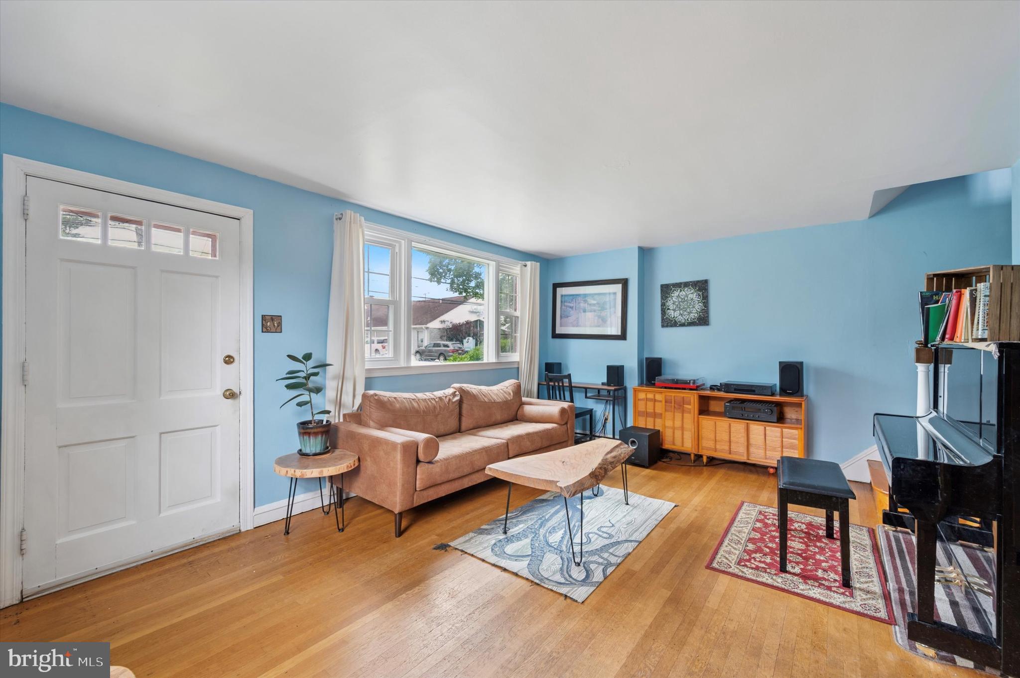 HOLLY HOUSE - Residential