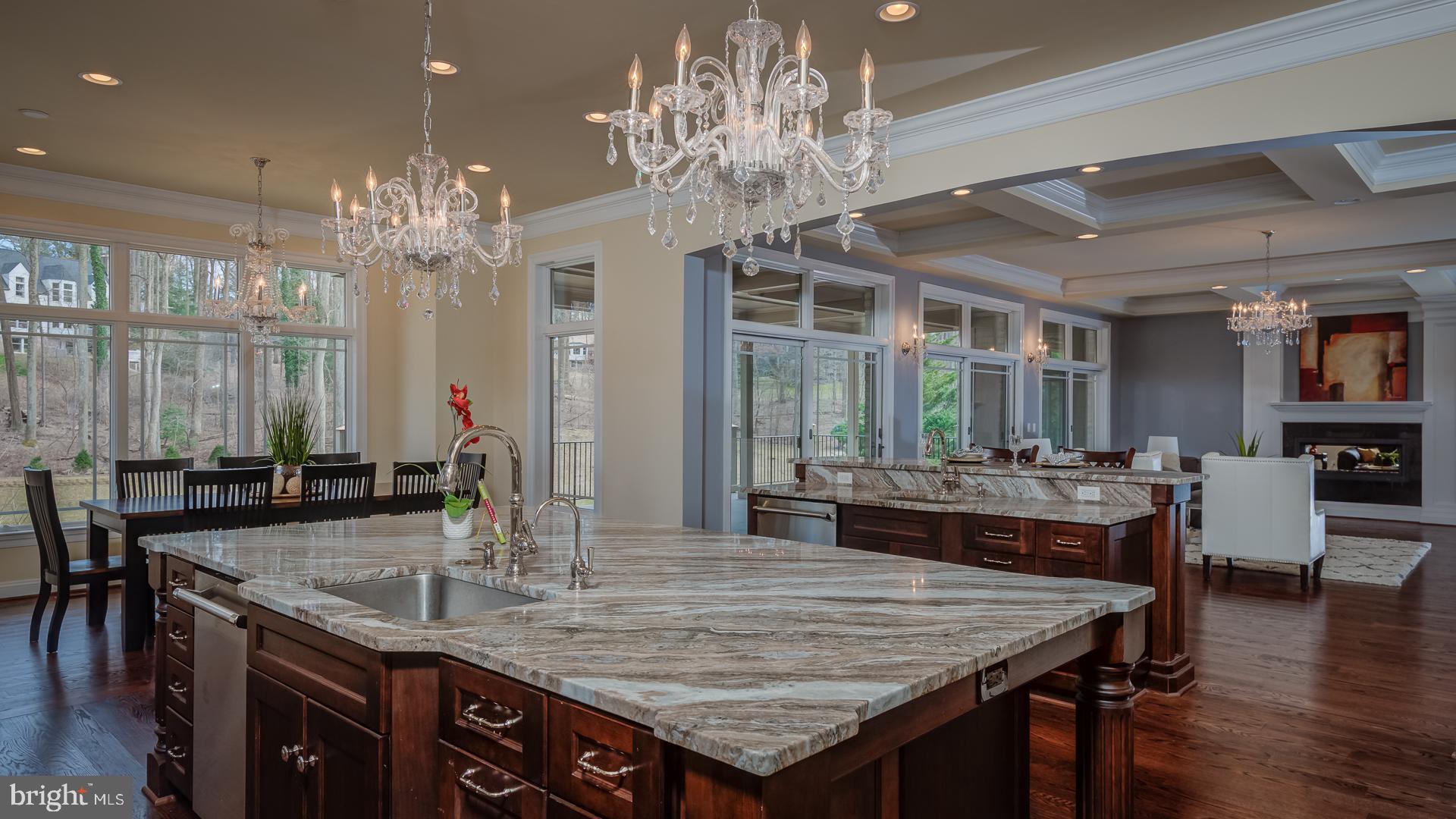 WOODSIDE ESTATES - Residential