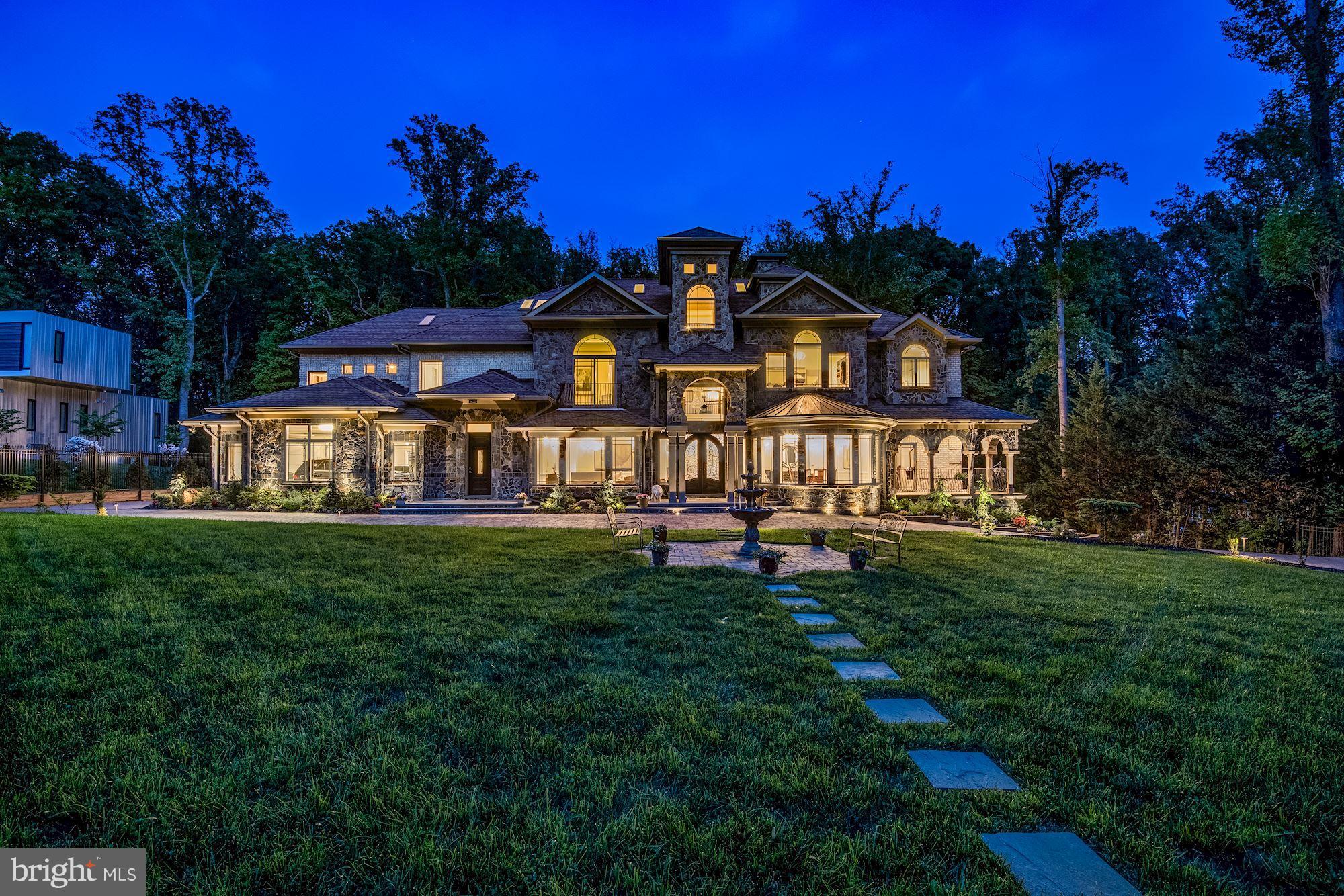 WOODSIDE ESTATES - Residential