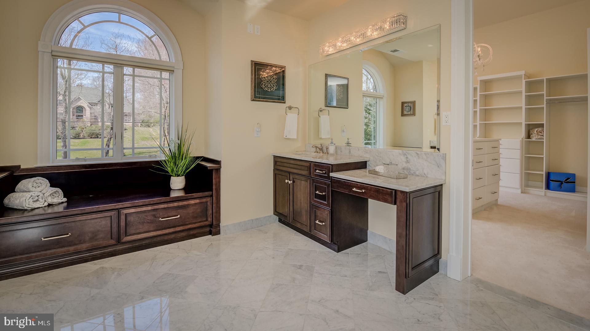 WOODSIDE ESTATES - Residential