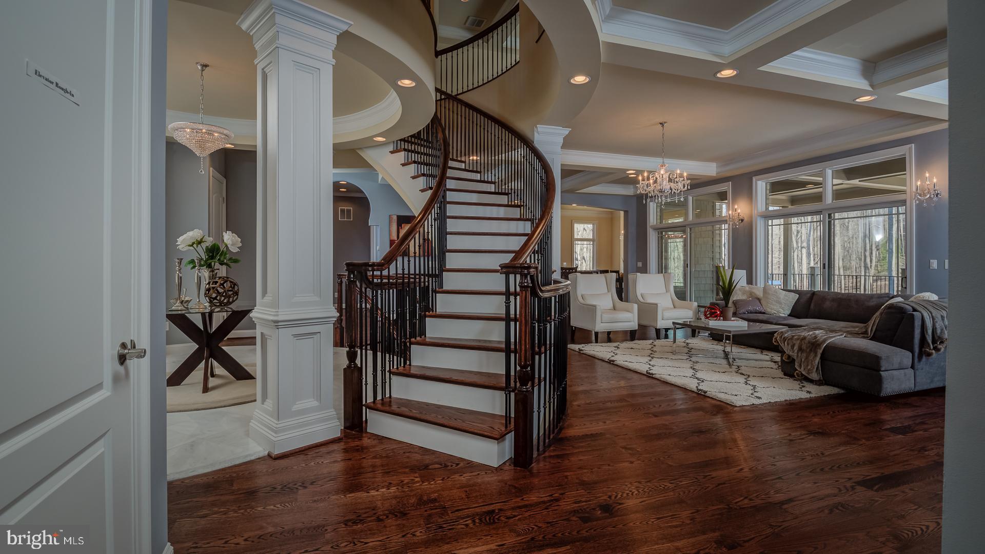 WOODSIDE ESTATES - Residential