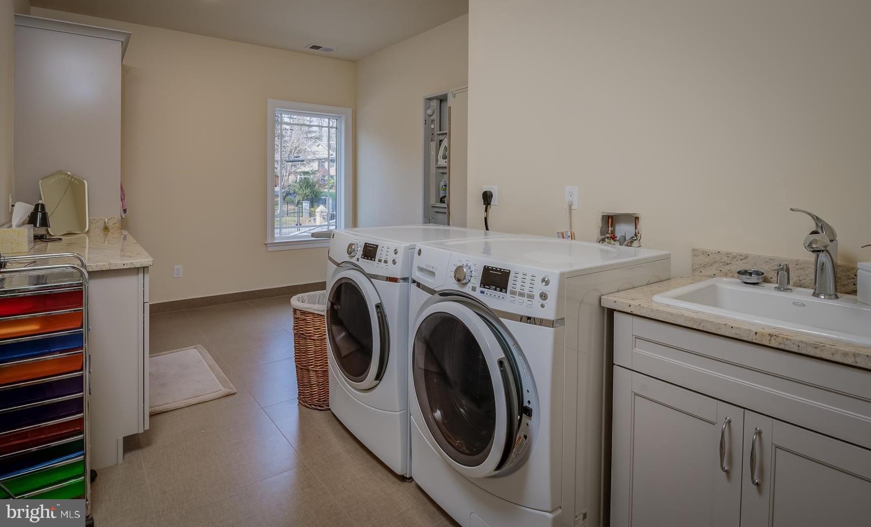 WOODSIDE ESTATES - Residential