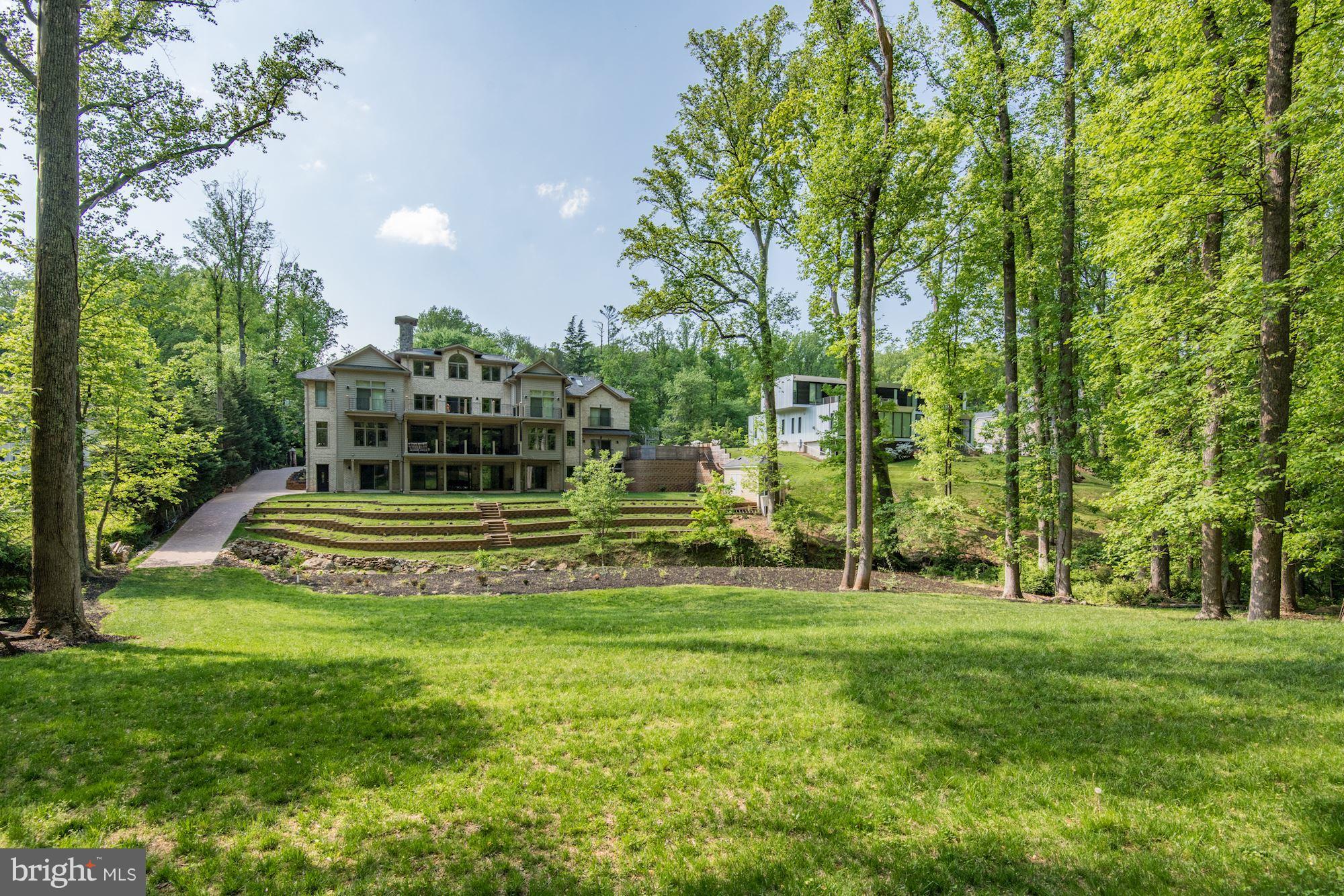 WOODSIDE ESTATES - Residential