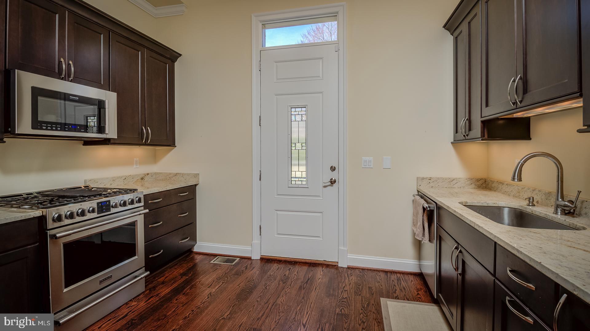 WOODSIDE ESTATES - Residential