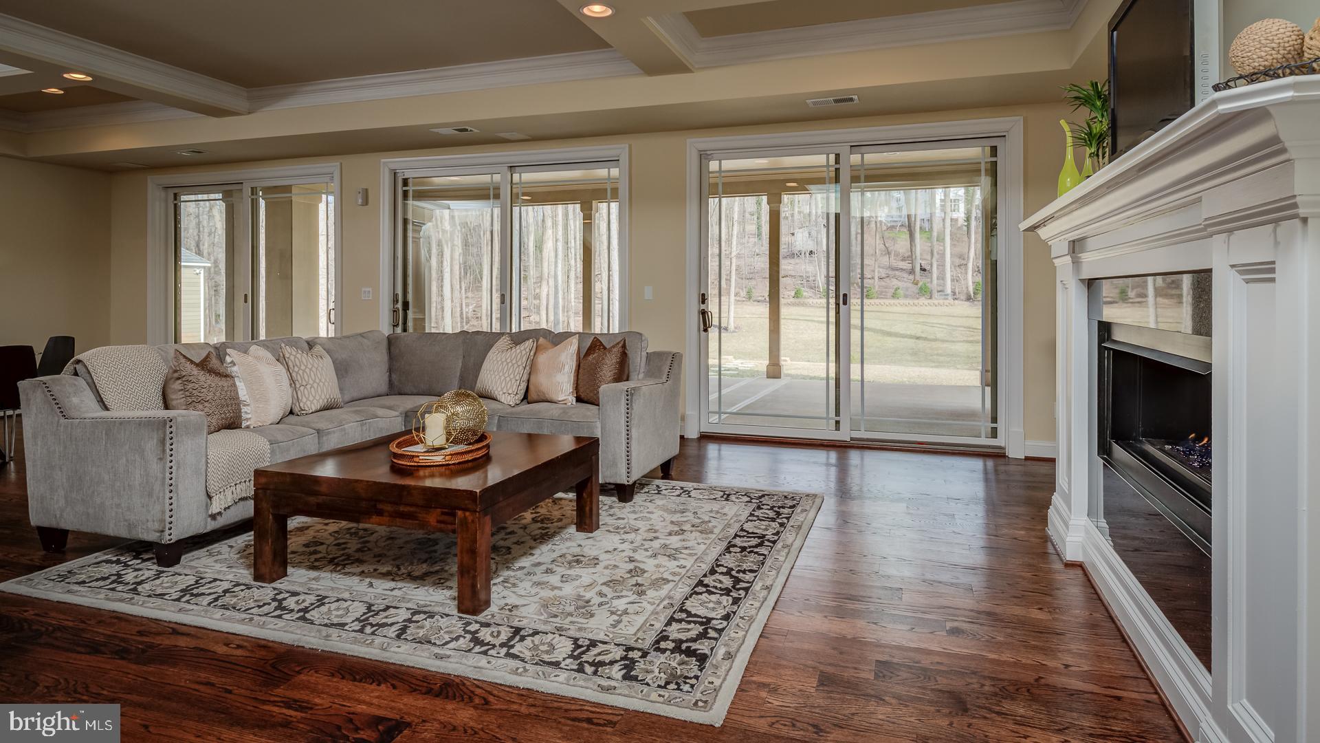 WOODSIDE ESTATES - Residential