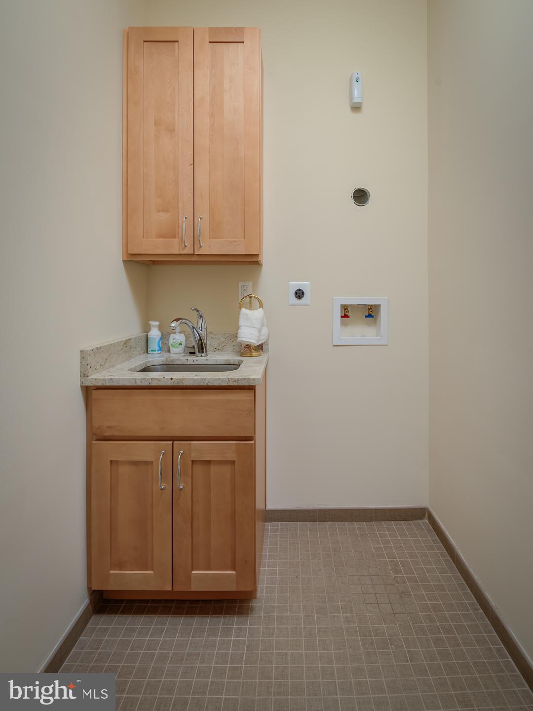 WOODSIDE ESTATES - Residential