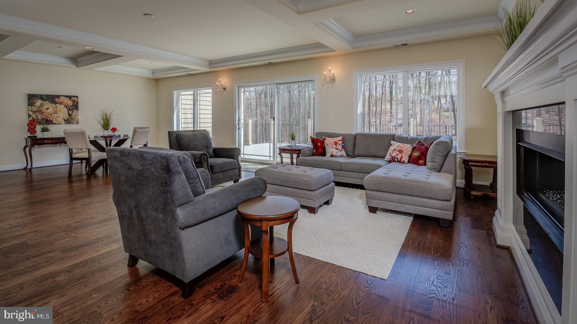 WOODSIDE ESTATES - Residential